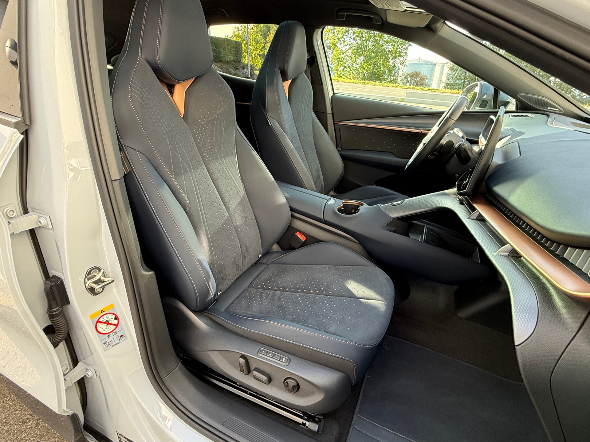 CUPRA Tavascan Type 9 77 kWh VZ Adrenaline mit Wärmepumpe & 5 Jahre Werksgarantie-image-15