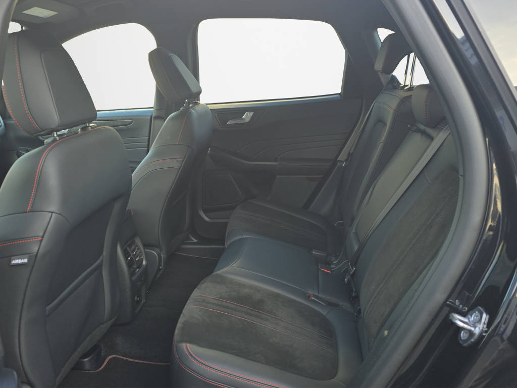 FORD Kuga 2.5 Plug-in Hybrid ST-Line X-image-14