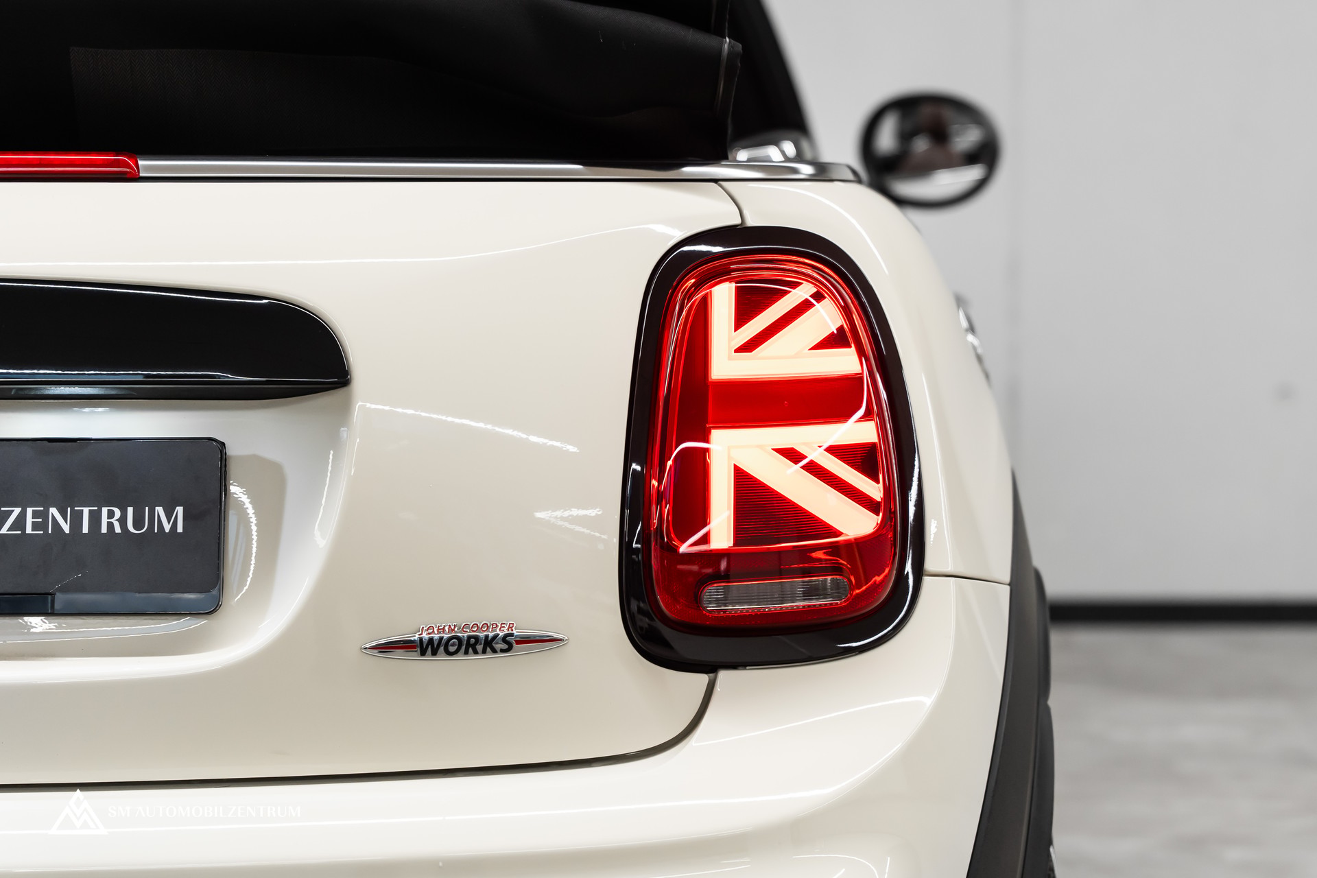 MINI Cabrio F57 2.0i John Cooper Works SAG / CH / Chili / Head-Up / Rückfahrkamera / Harman&Kardon-image-12
