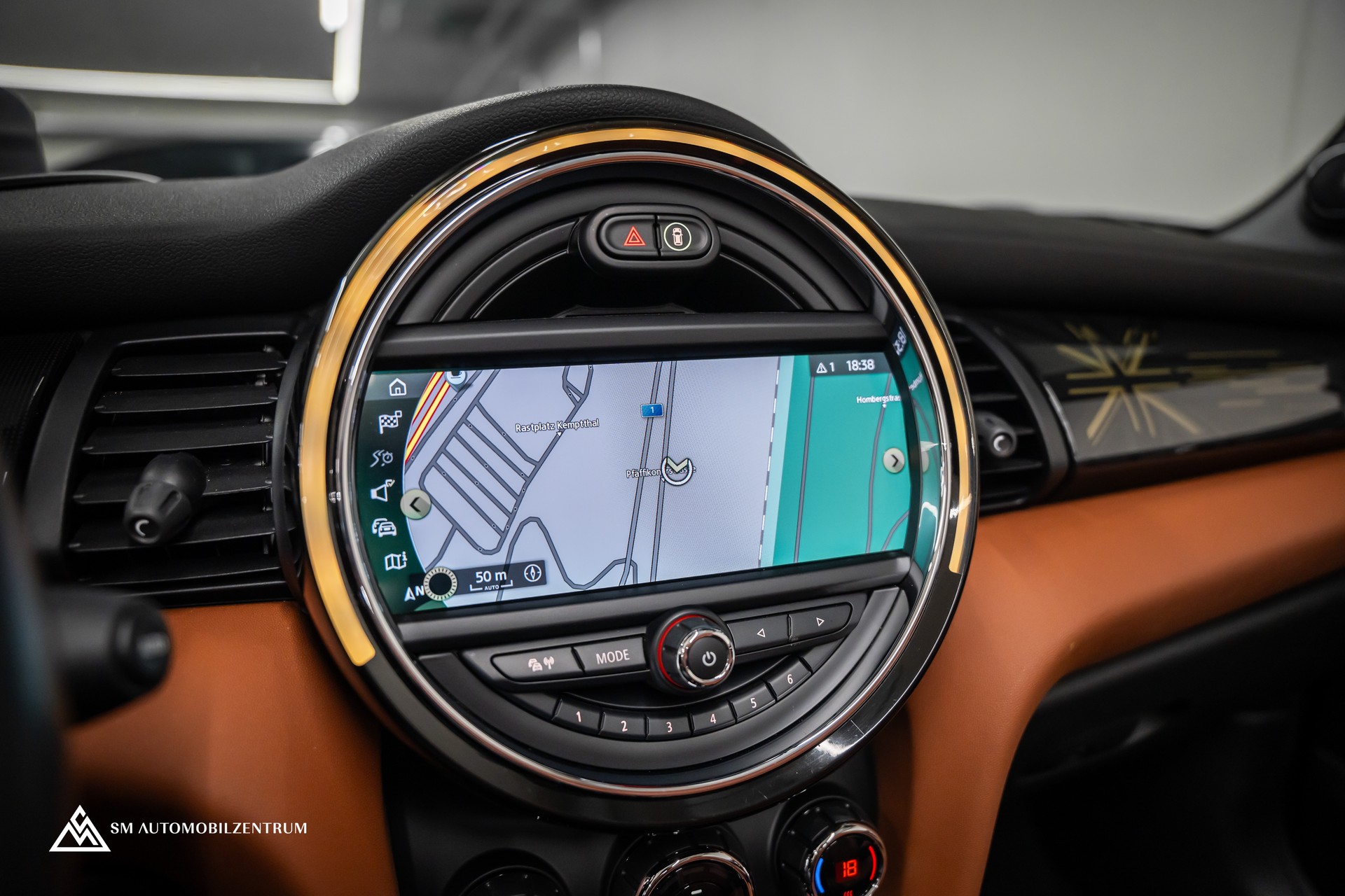 MINI Cabrio F57 2.0i John Cooper Works SAG / CH / Chili / Head-Up / Rückfahrkamera / Harman&Kardon-image-28