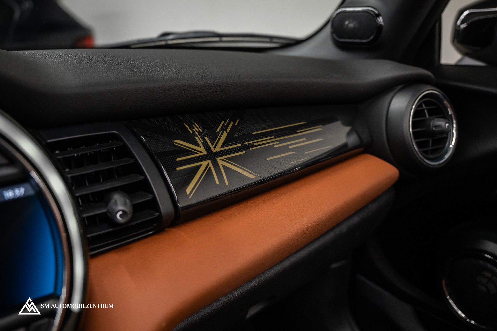 MINI Cabrio F57 2.0i John Cooper Works SAG / CH / Chili / Head-Up / Rückfahrkamera / Harman&Kardon-image-22