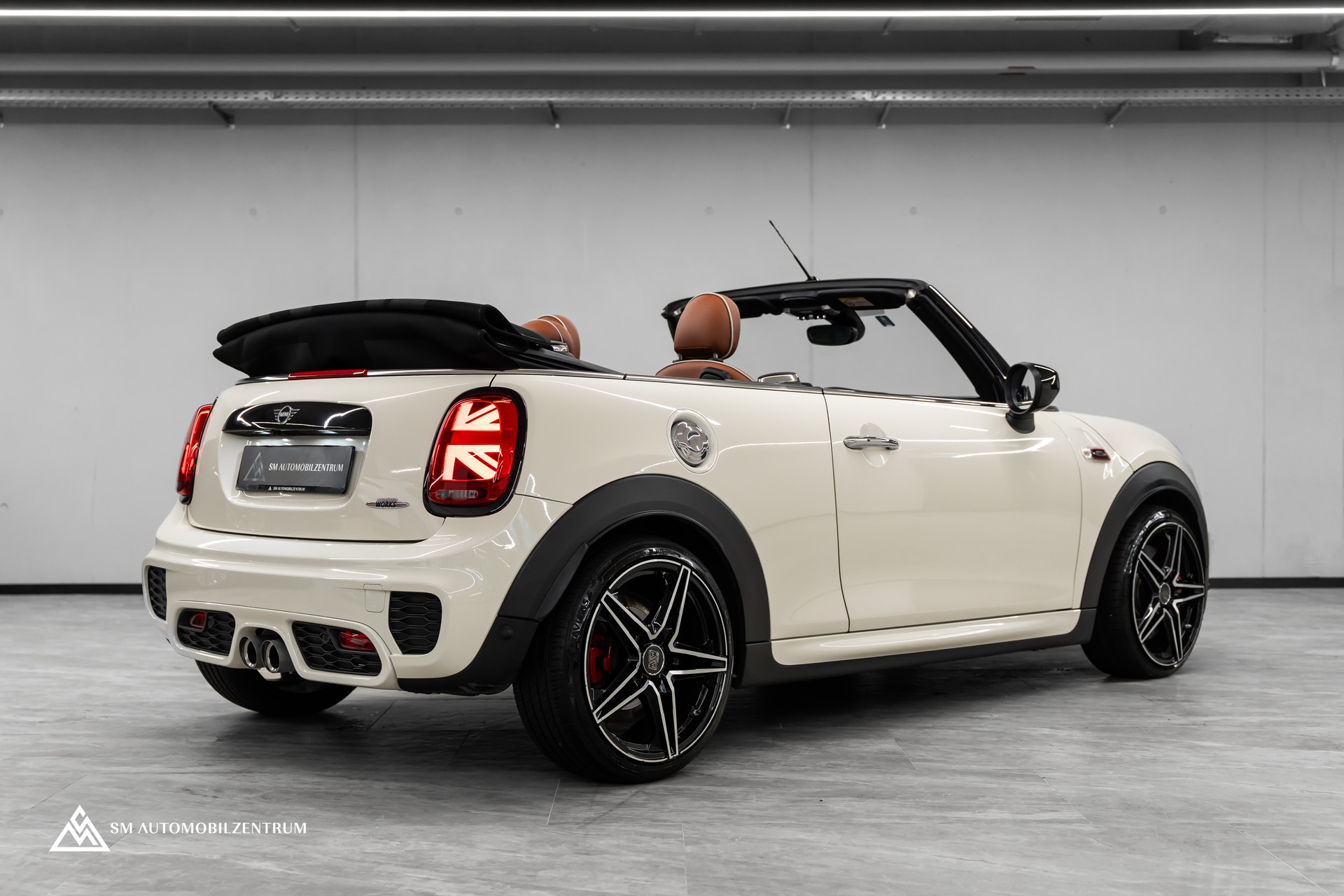 MINI Cabrio F57 2.0i John Cooper Works SAG / CH / Chili / Head-Up / Rückfahrkamera / Harman&Kardon-image-9