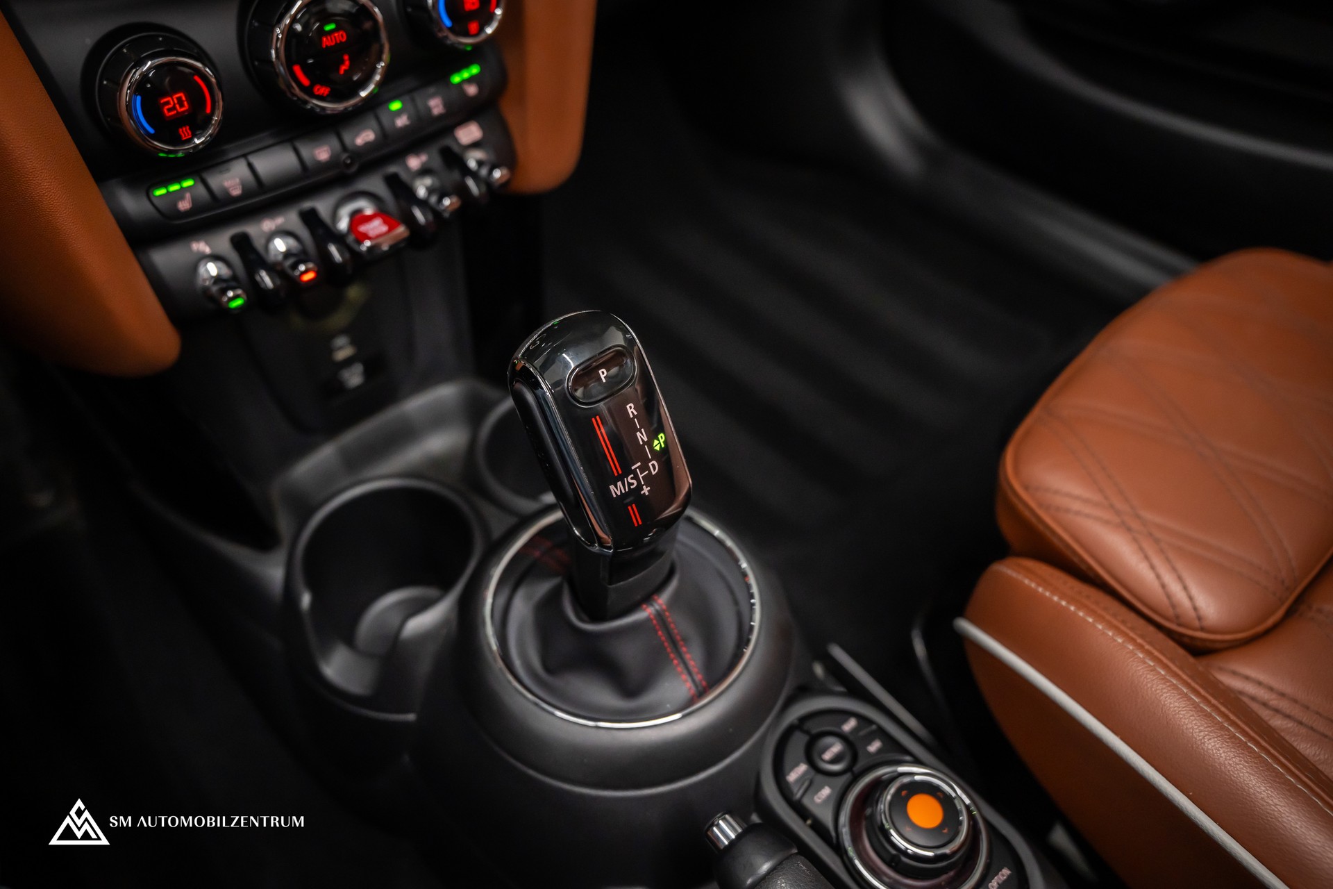 MINI Cabrio F57 2.0i John Cooper Works SAG / CH / Chili / Head-Up / Rückfahrkamera / Harman&Kardon-image-24
