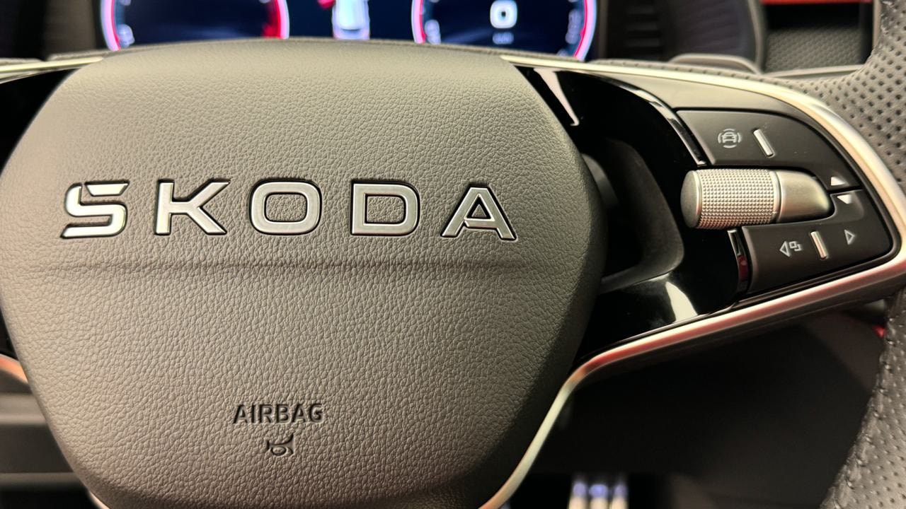 SKODA Kamiq 1.0 TSI Monte Carlo DSG-image-9