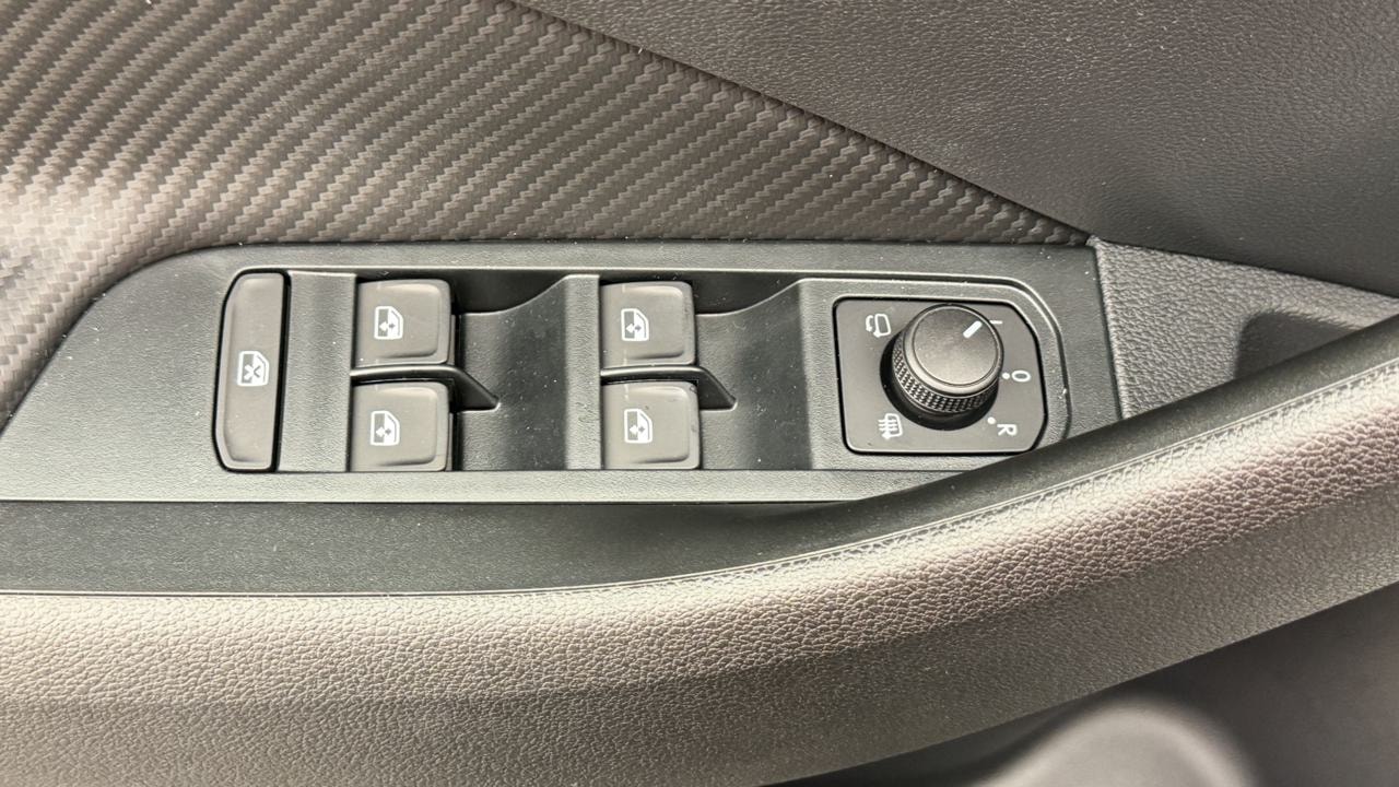 SKODA Kamiq 1.0 TSI Monte Carlo DSG-image-8
