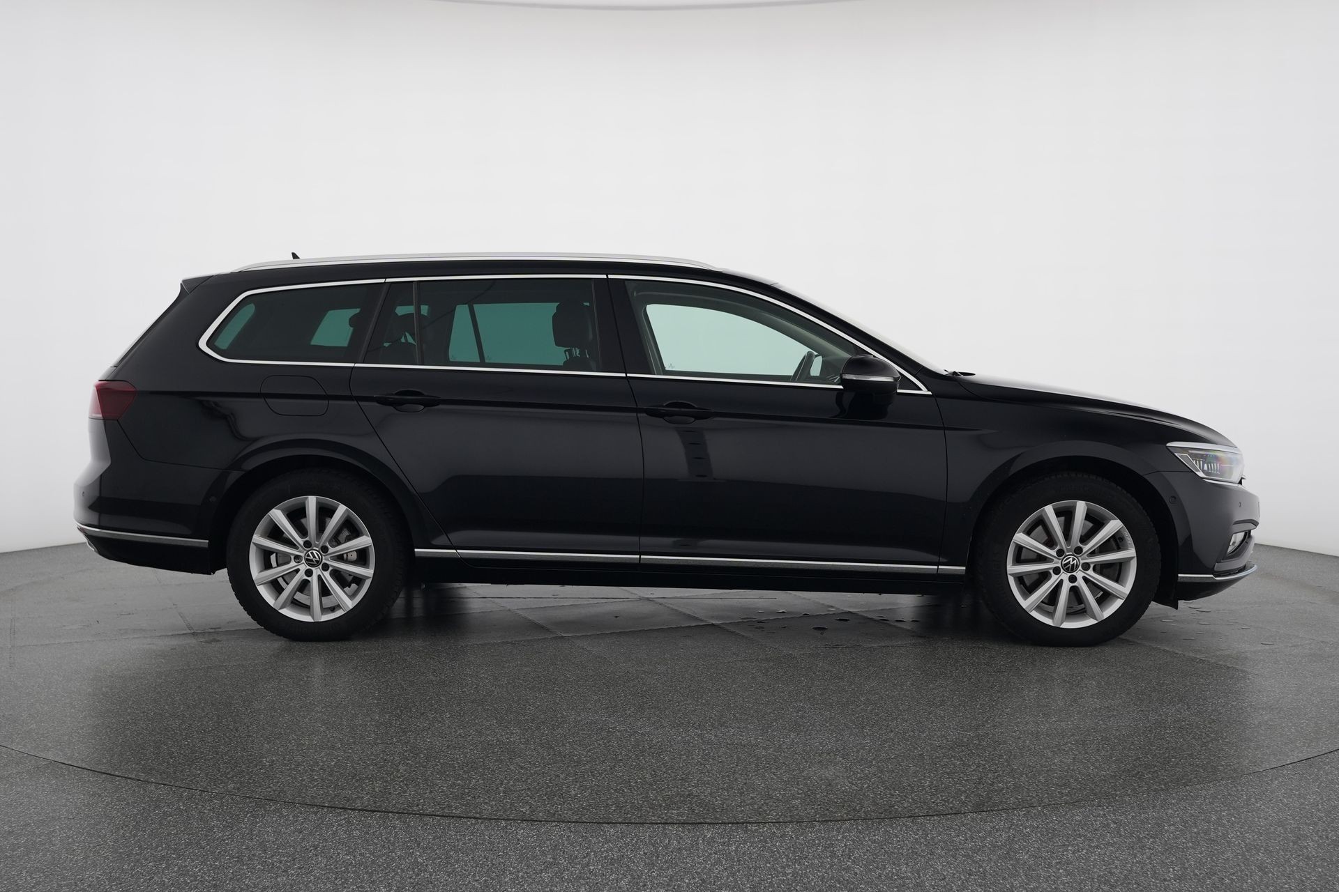 VW Passat 2.0 TDI BMT Elegance 4Motion DSG-image-5