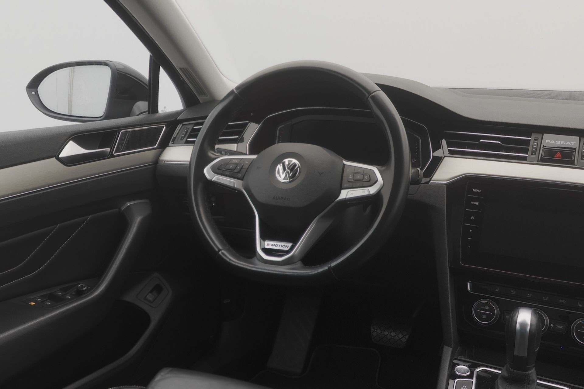 VW Passat 2.0 TDI BMT Elegance 4Motion DSG-image-6