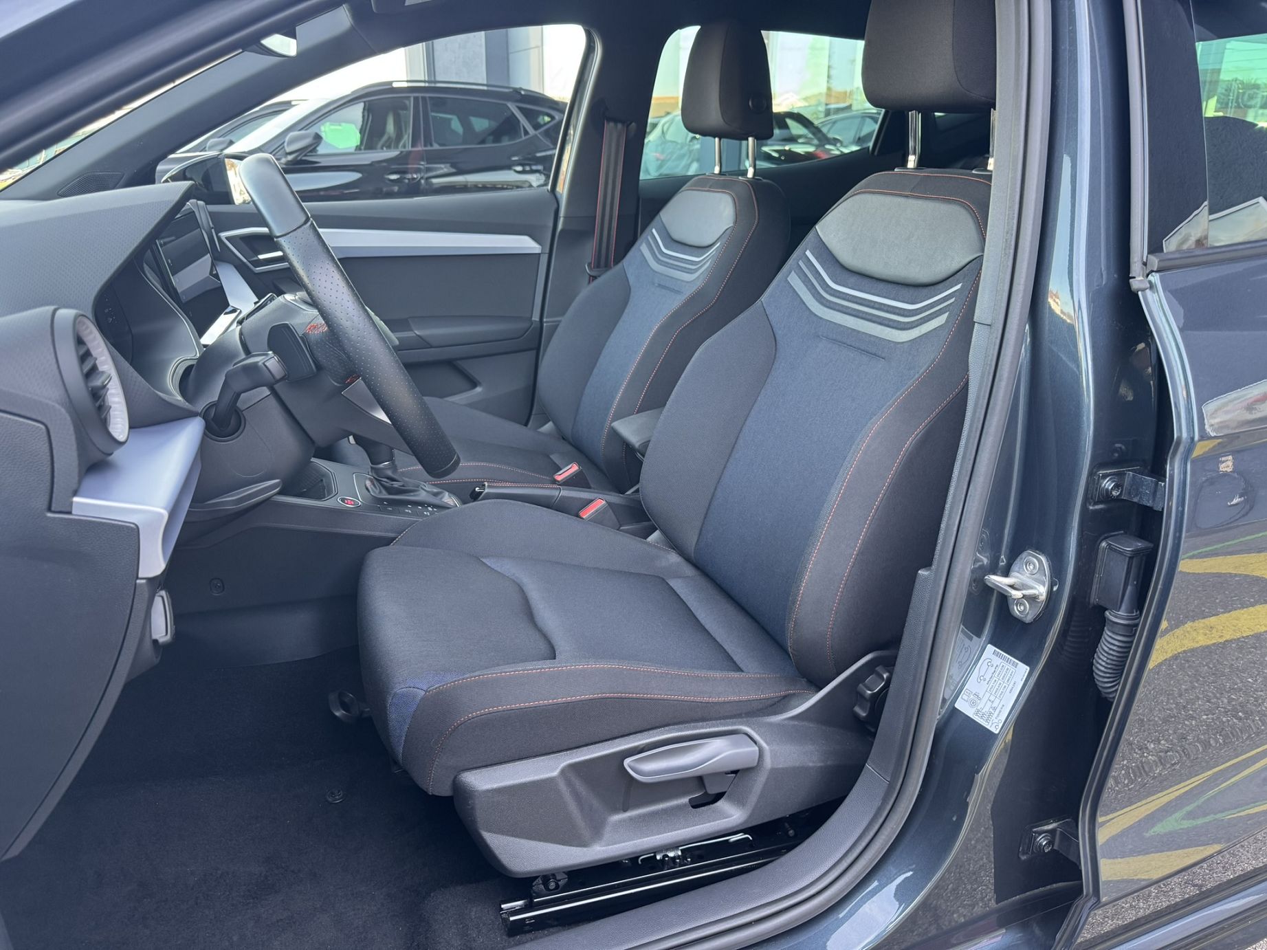 SEAT Ibiza 1.5 EcoTSI FR DSG-image-11