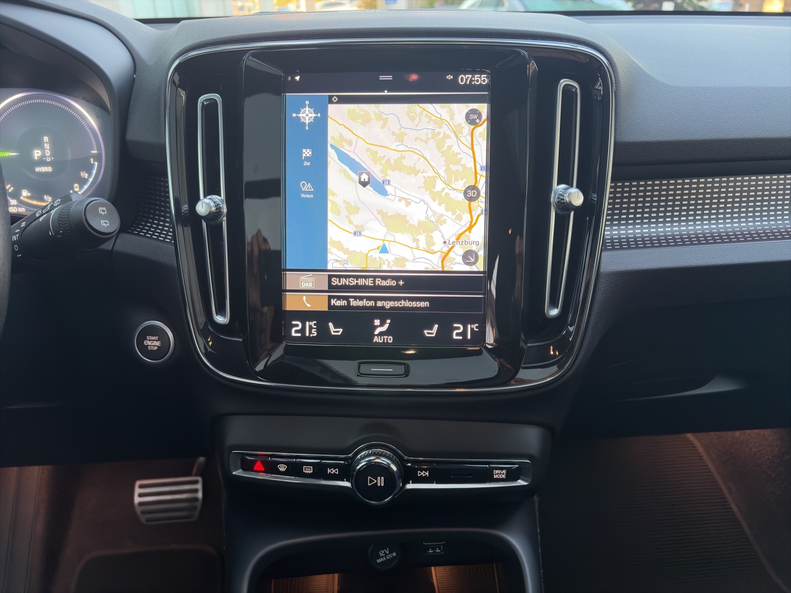 VOLVO XC40 1.5 T5 PiH R-Design-image-14