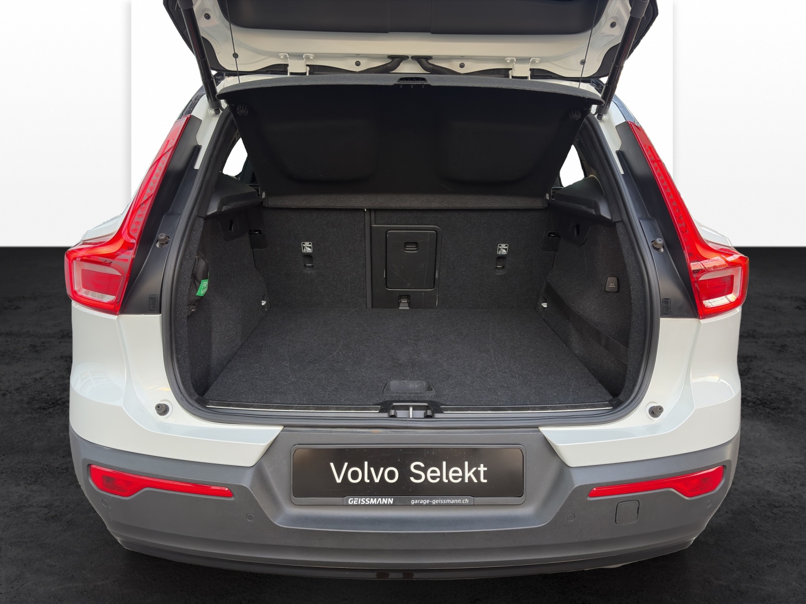 VOLVO XC40 1.5 T5 PiH R-Design-image-15