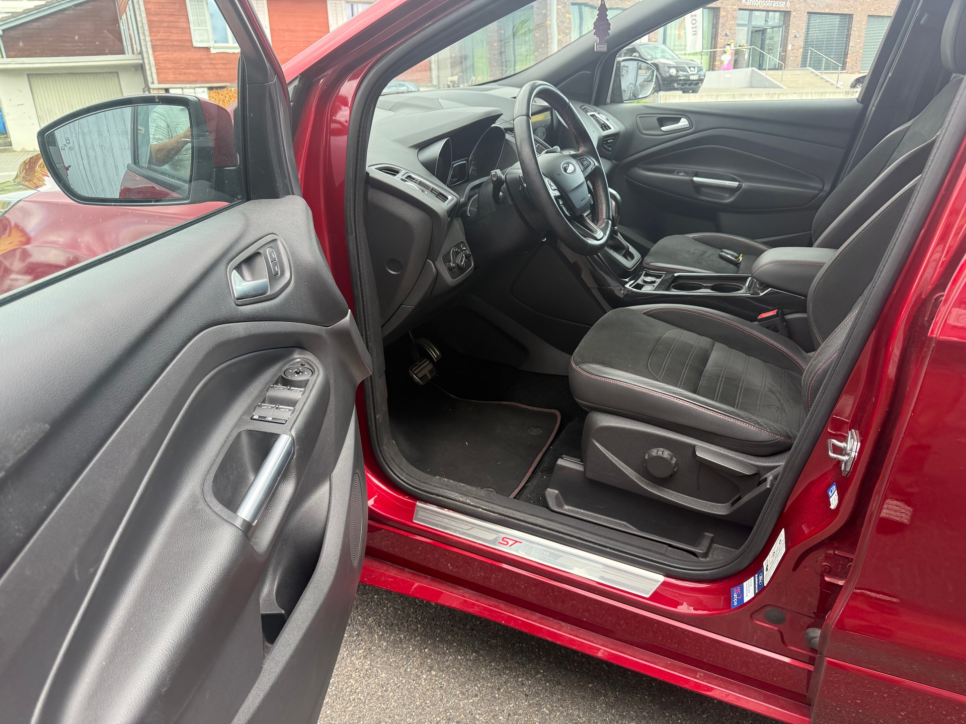 FORD Kuga 2.0 TDCi ST Line High 4WD PowerShift-image-14