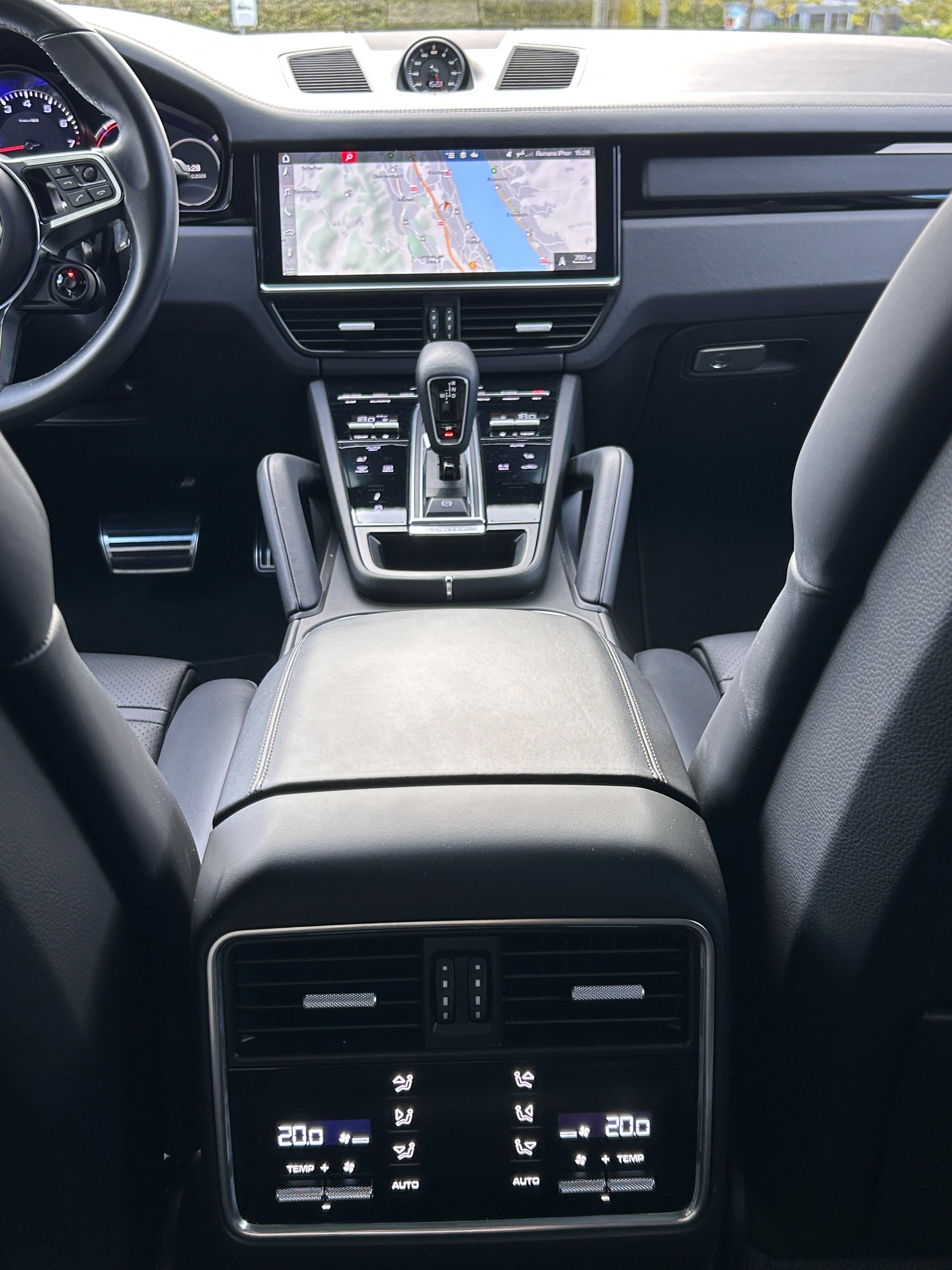 PORSCHE CAYENNE S-image-12