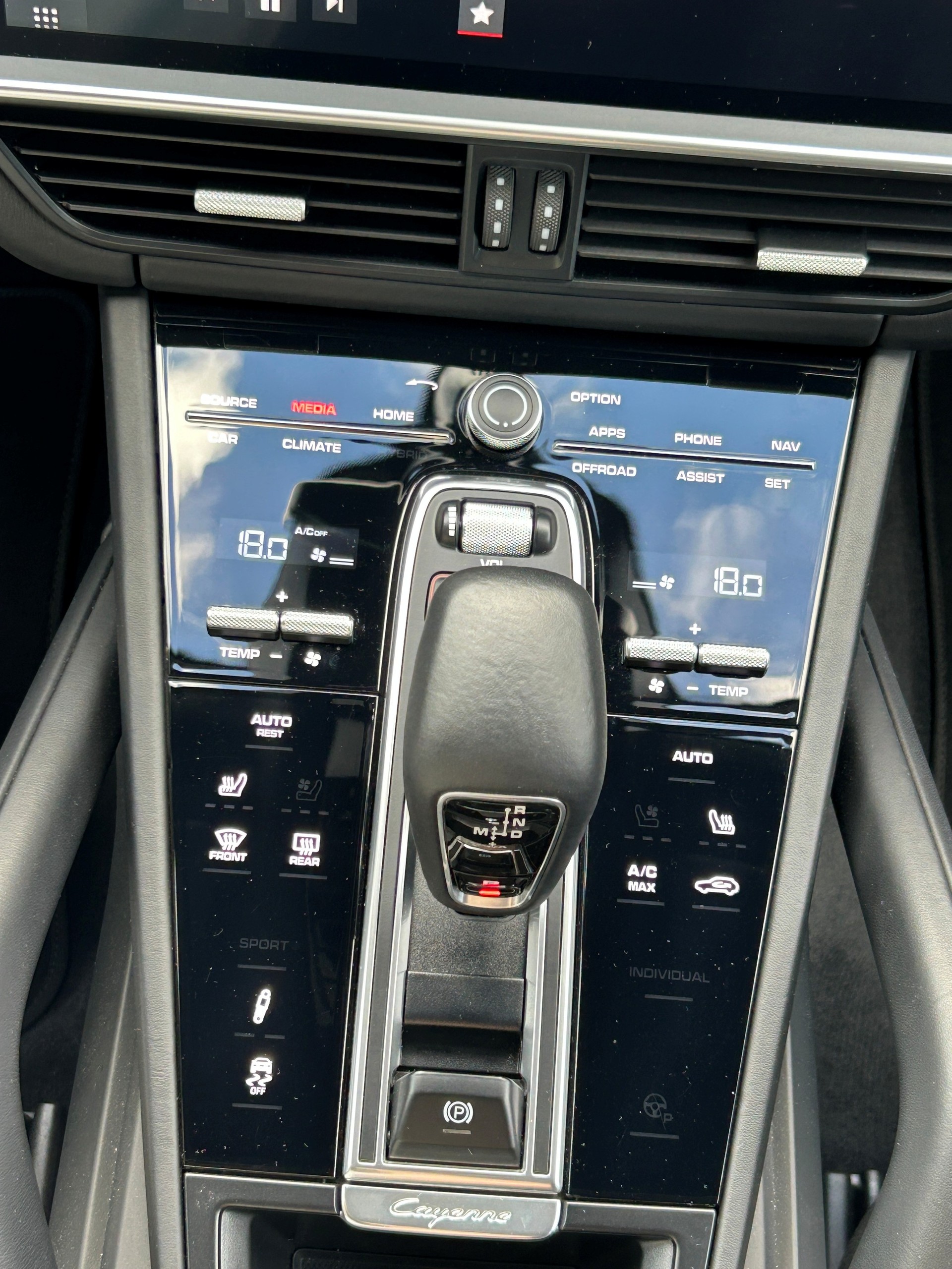 PORSCHE CAYENNE S-image-14