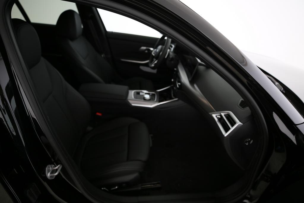 BMW 330e xDrive SAG Touring-image-17