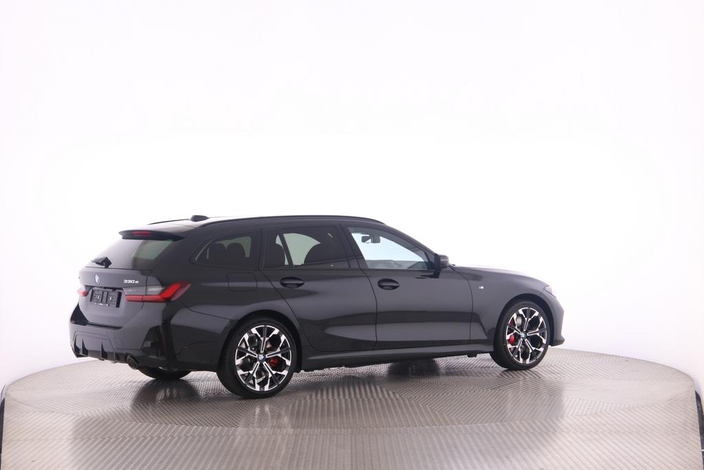 BMW 330e xDrive SAG Touring-image-7