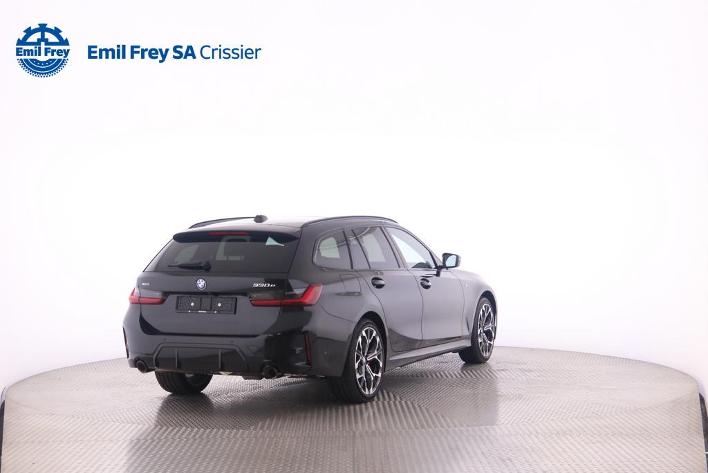 BMW 330e xDrive SAG Touring-image-1