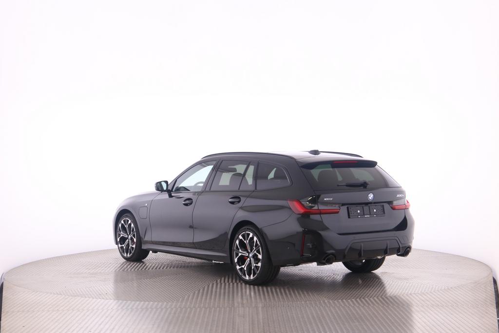 BMW 330e xDrive SAG Touring-image-4