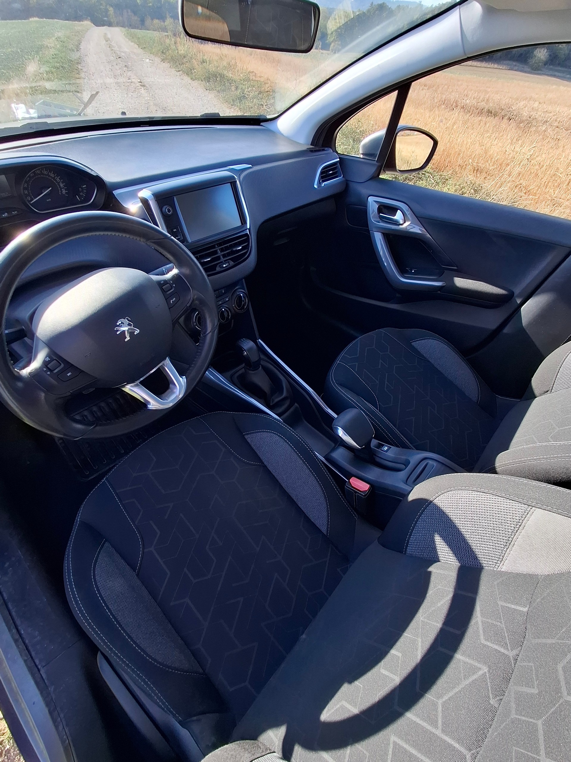 PEUGEOT 1.2 PureTech Active-image-1