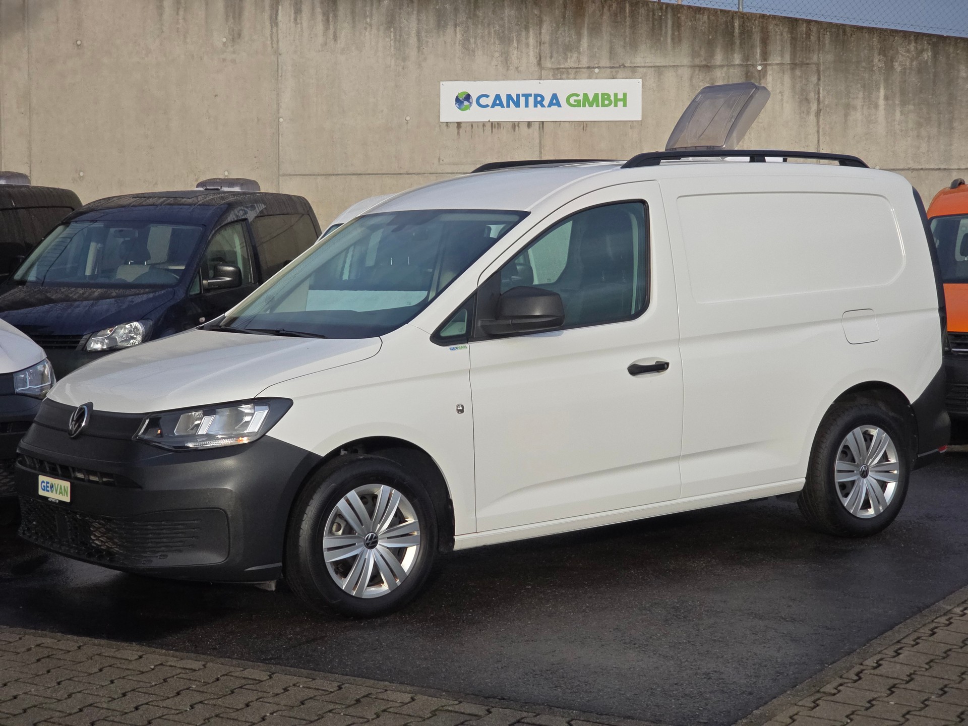 VW GEOVAN M 2.0TDI - NEUES MODEL - Navi - PDC - Klima - DAB+ - Tempomat-image-2