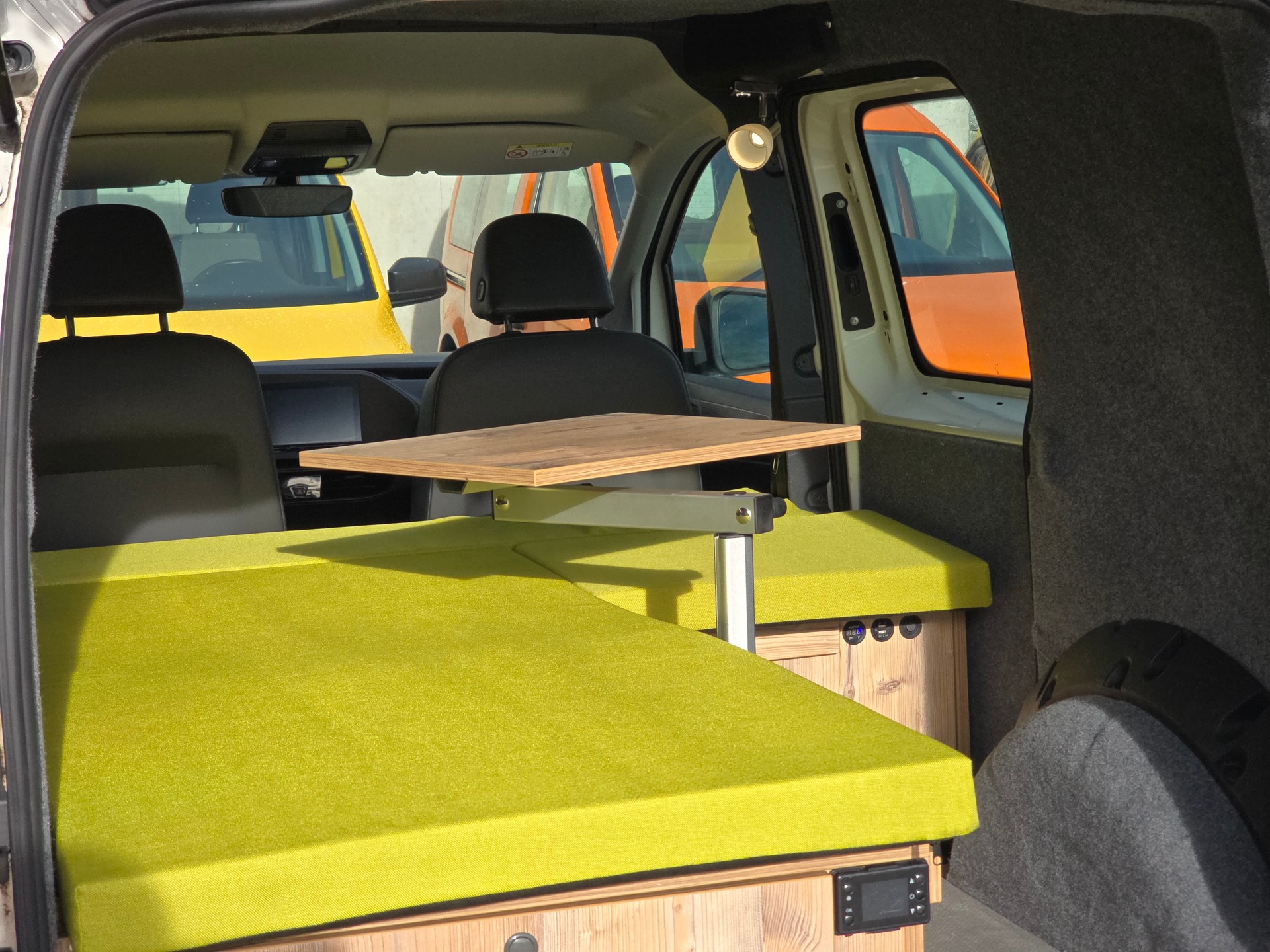 VW GEOVAN M 2.0TDI - NEUES MODEL - Navi - PDC - Klima - DAB+ - Tempomat-image-7