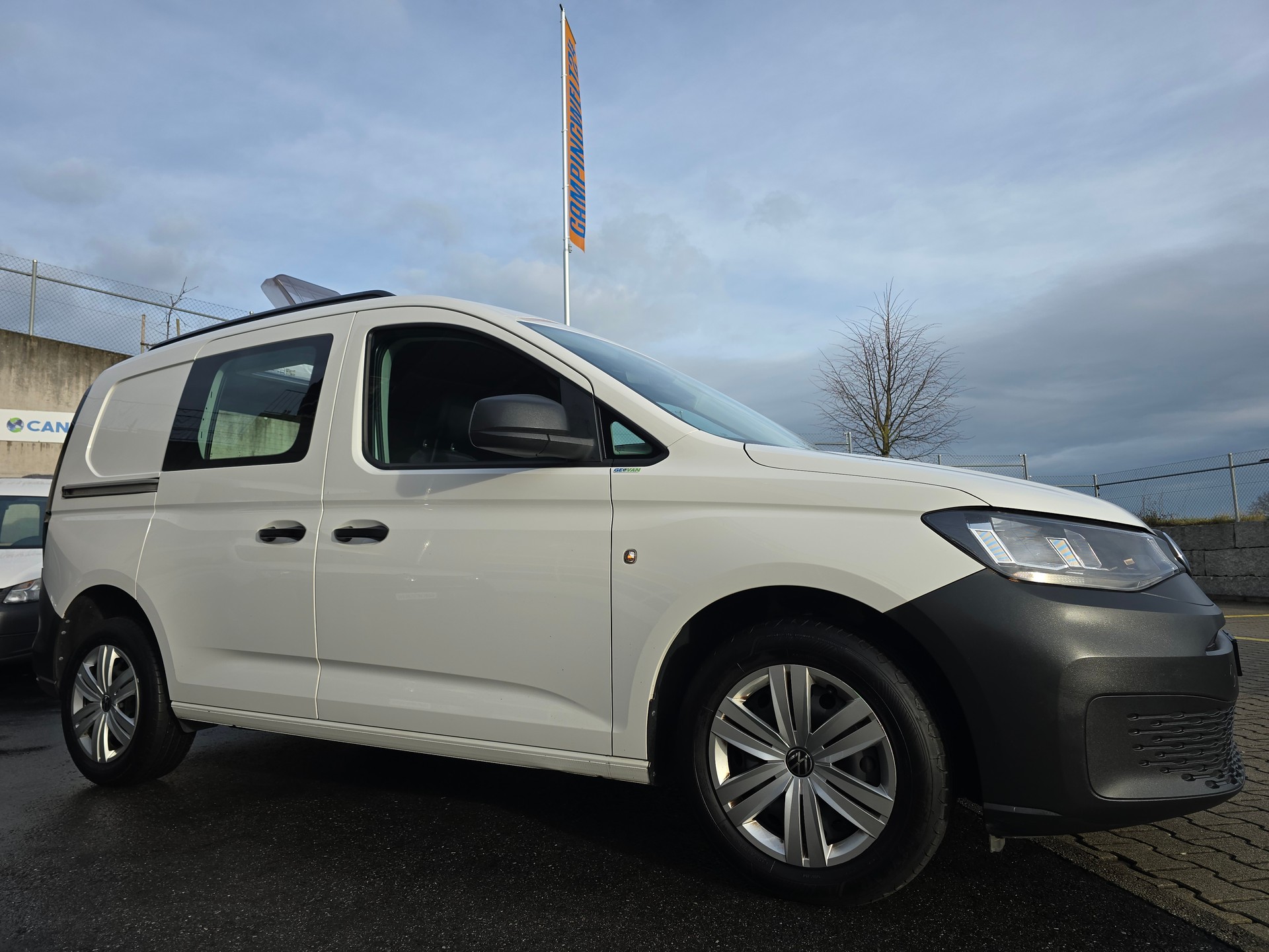 VW GEOVAN M 2.0TDI - NEUES MODEL - Navi - PDC - Klima - DAB+ - Tempomat-image-3