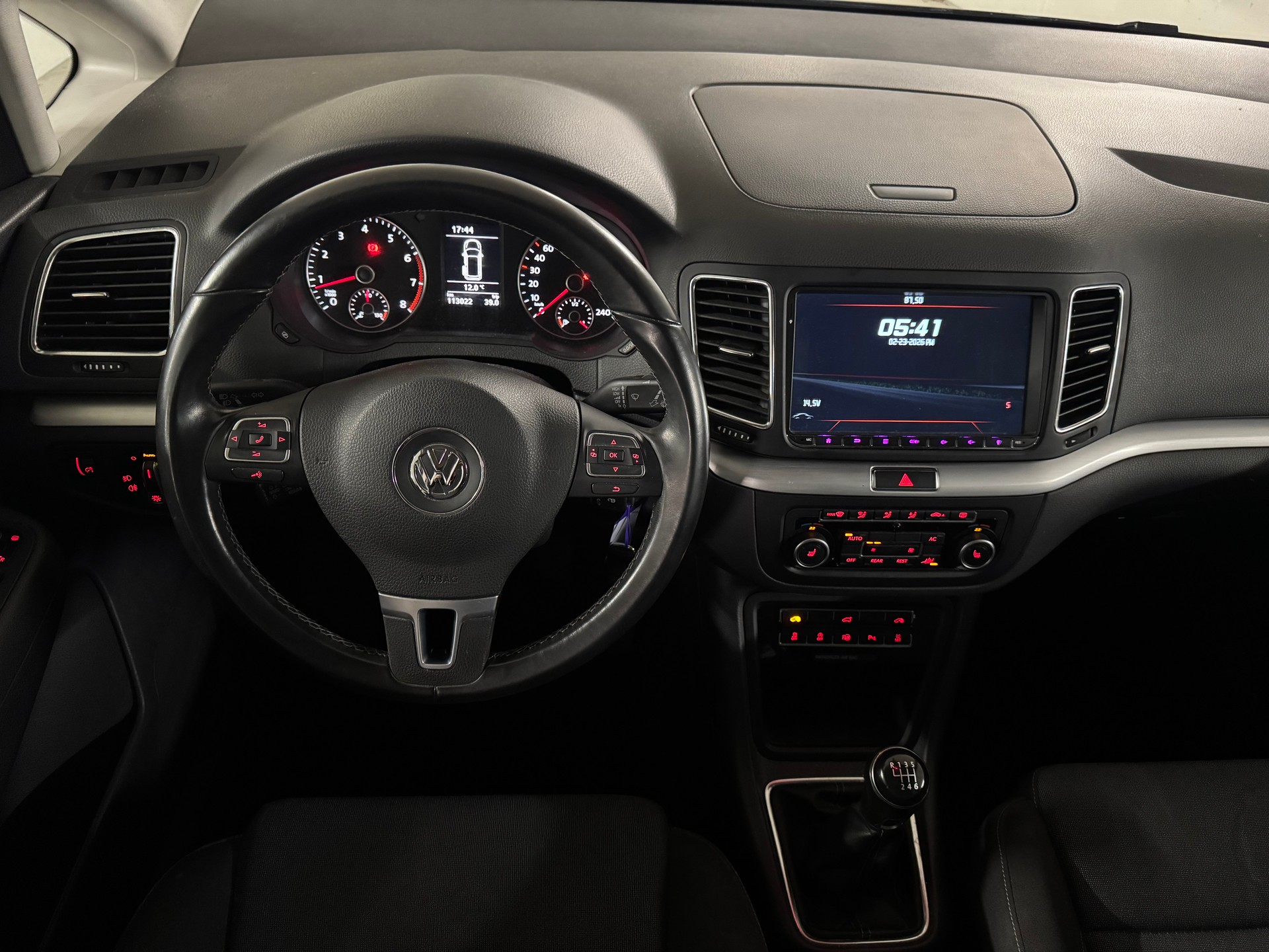 VW Sharan 1.4 TSI BlueMotion Technology Highline-image-11