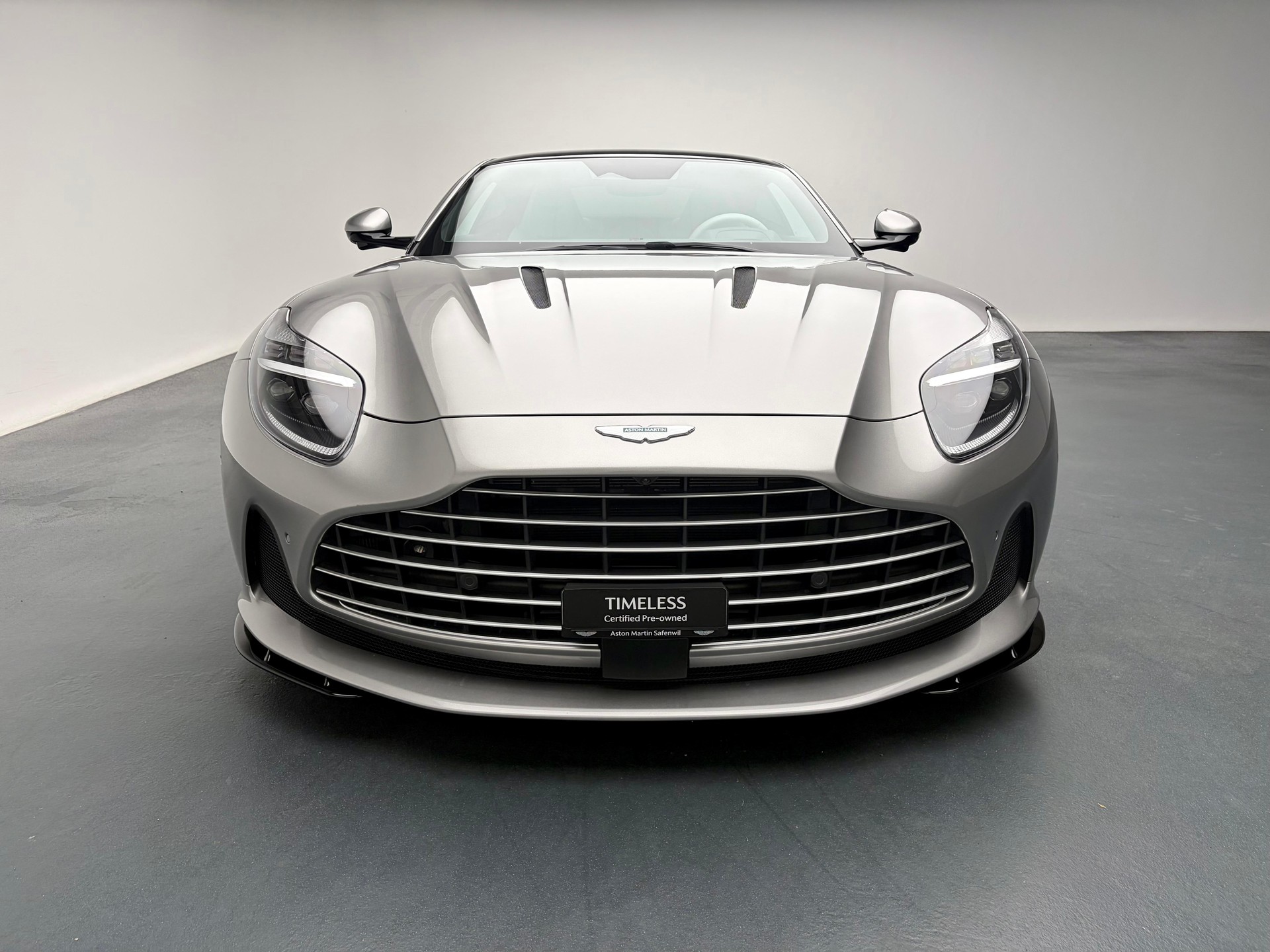 ASTON MARTIN DB12 Coupé 4.0 V8 Bi-Turbo-image-17