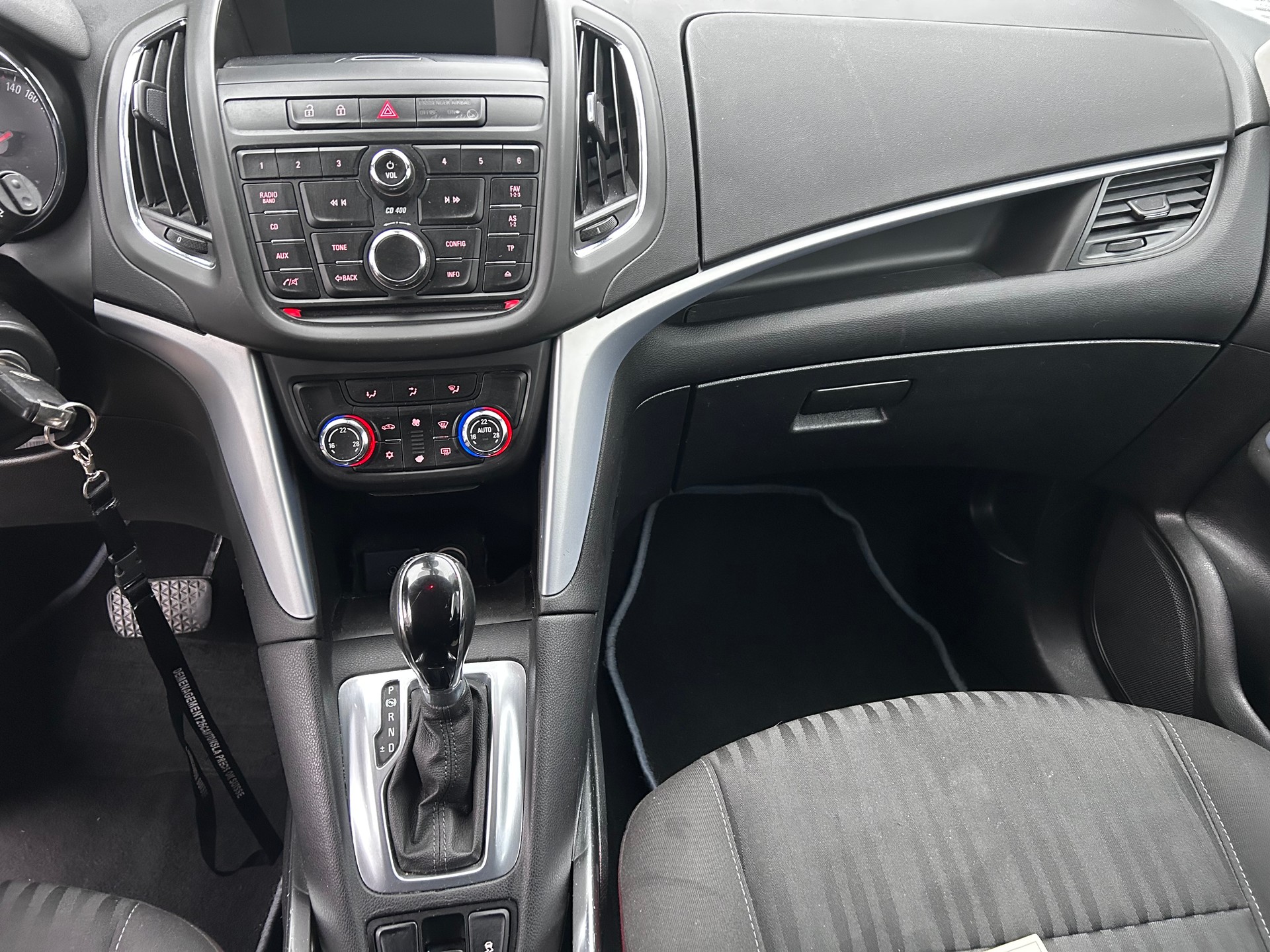 OPEL Zafira Tourer 2.0 CDTi Cosmo-image-12