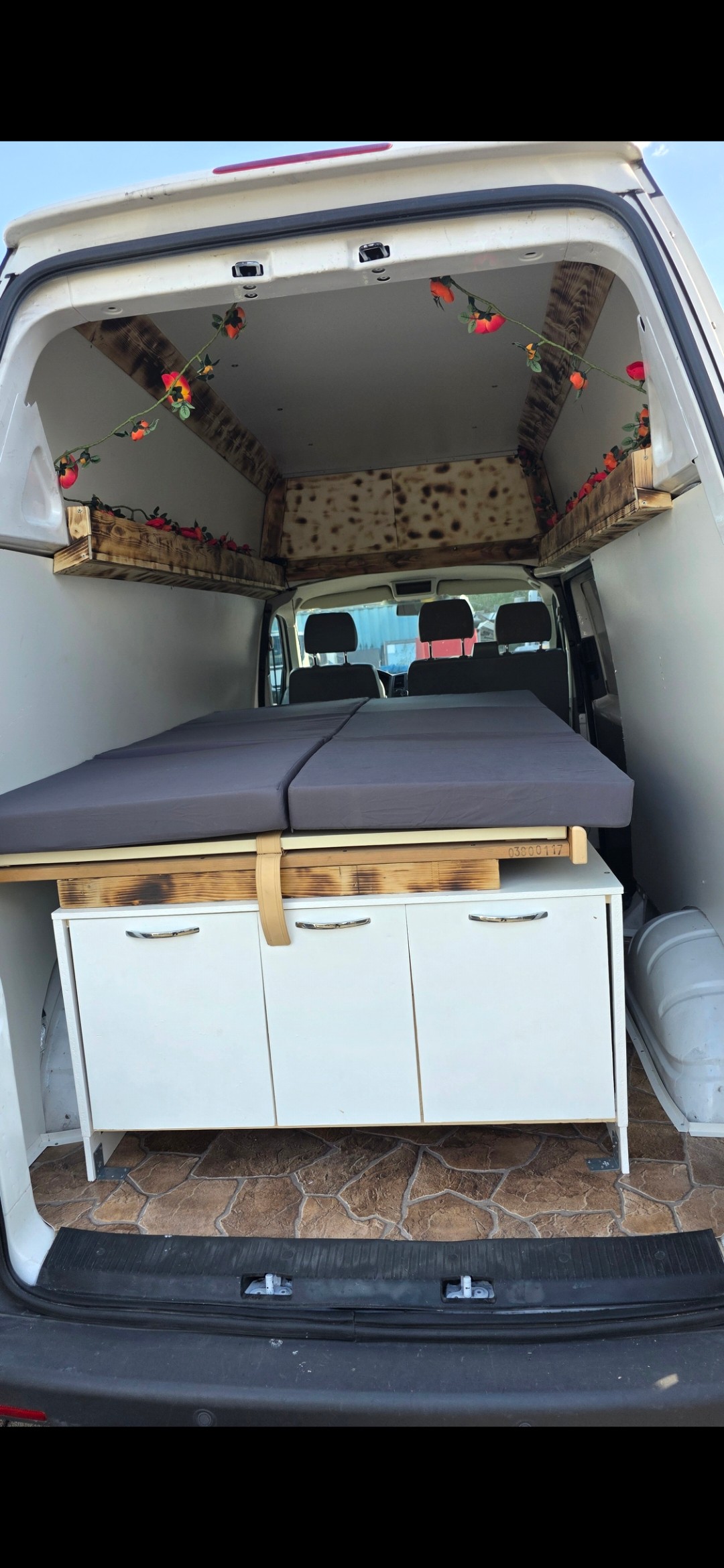 VW T5 2.0 TDI-image-2