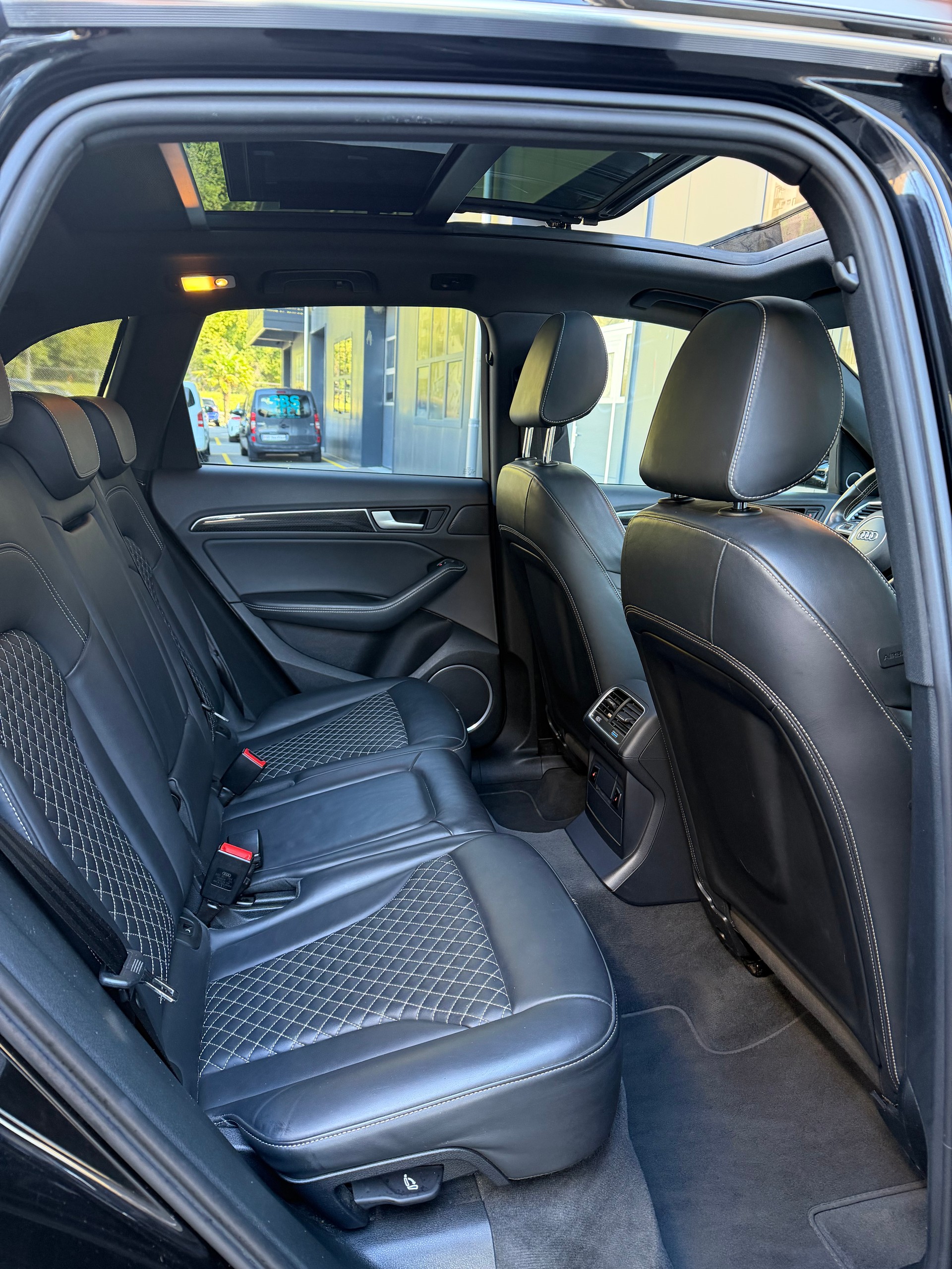 AUDI SQ5 3.0 TDI quattro tiptronic-image-8