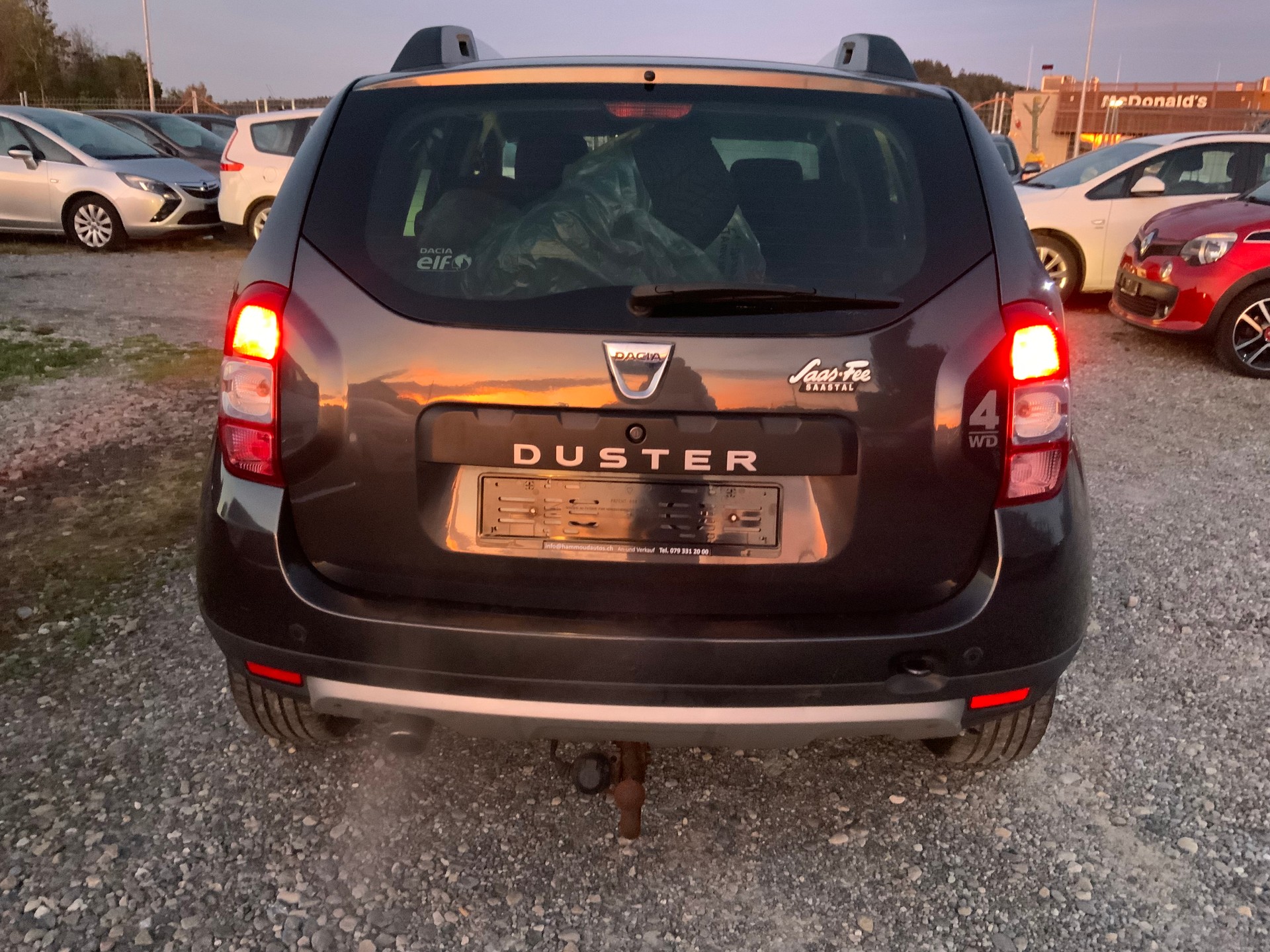 DACIA Duster 1.2 T Lauréate 4x4-image-5