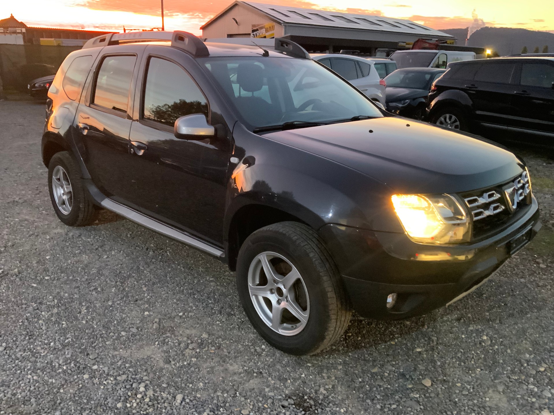 DACIA Duster 1.2 T Lauréate 4x4-image-2