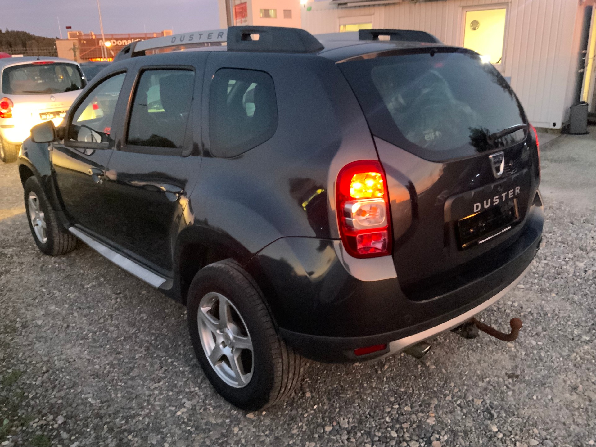 DACIA Duster 1.2 T Lauréate 4x4-image-4