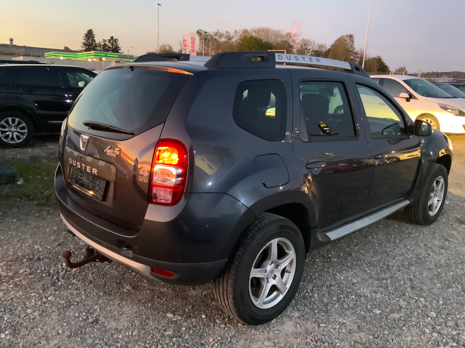 DACIA Duster 1.2 T Lauréate 4x4-image-3