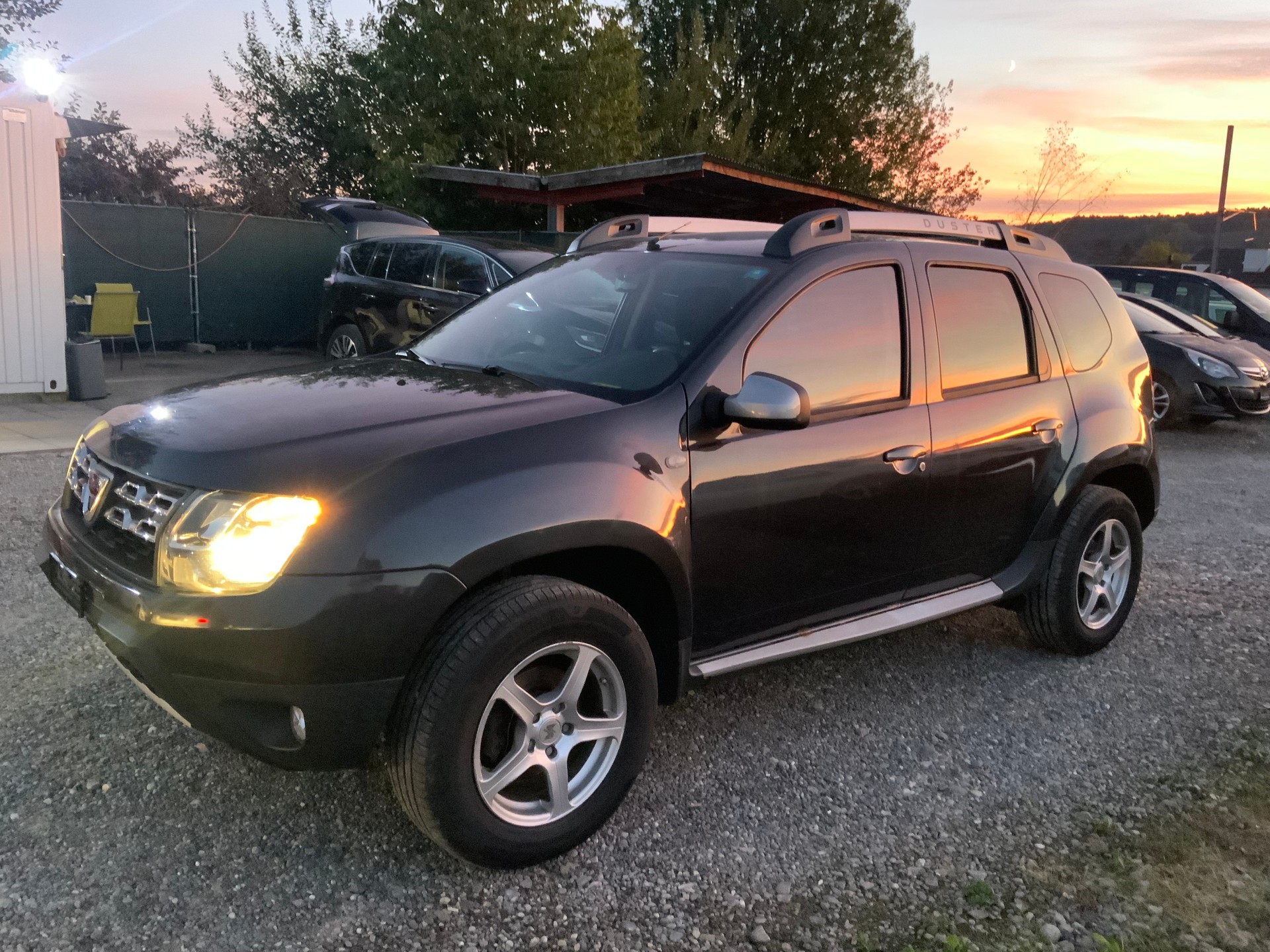 DACIA Duster 1.2 T Lauréate 4x4-image-1