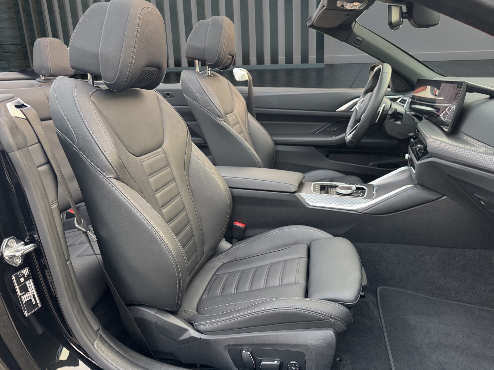 BMW 4er Reihe Cabrio 430i xDrive M Sportpaket-image-18