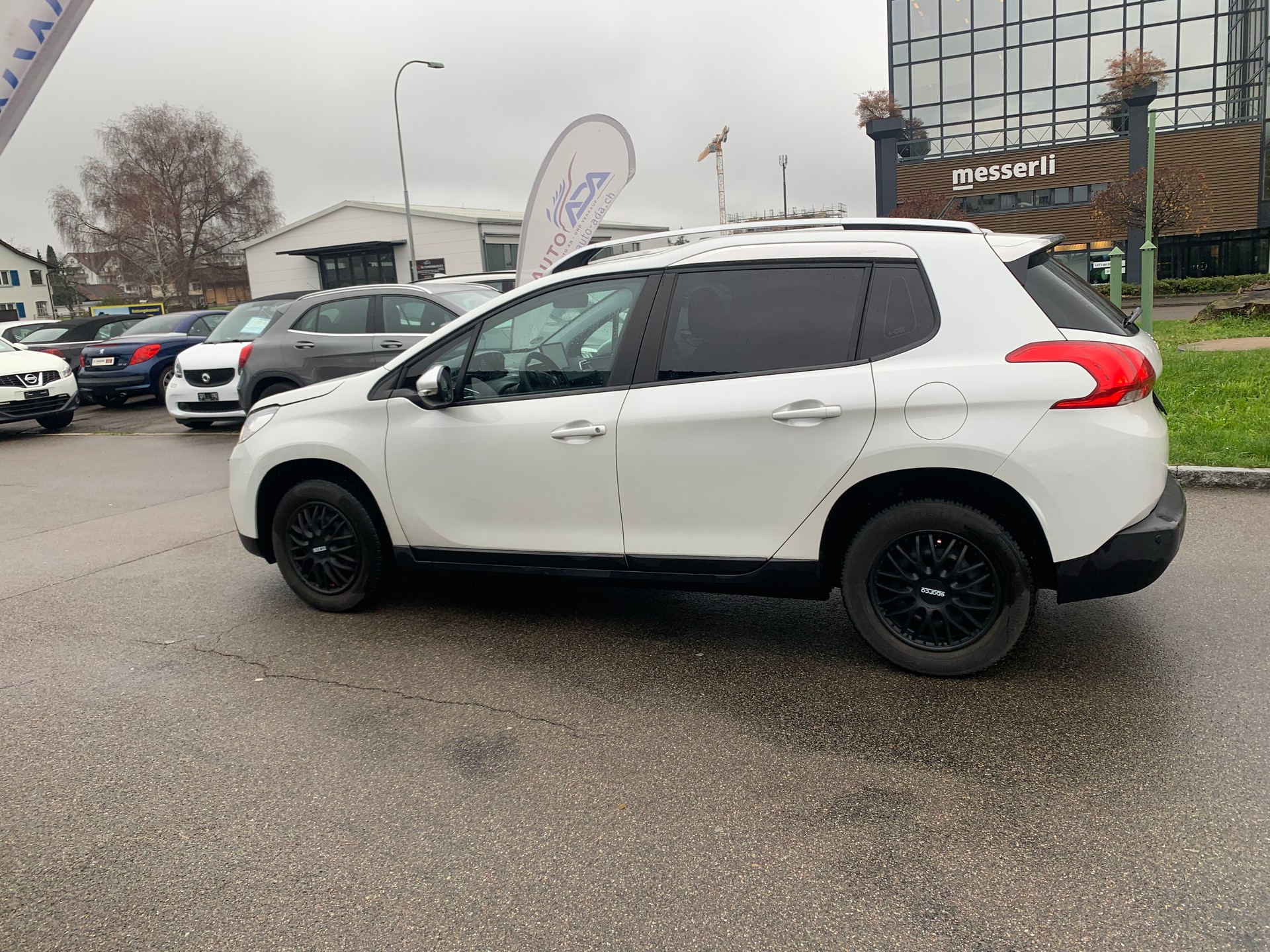 PEUGEOT 2008 1.6 e-HDi Féline-image-3