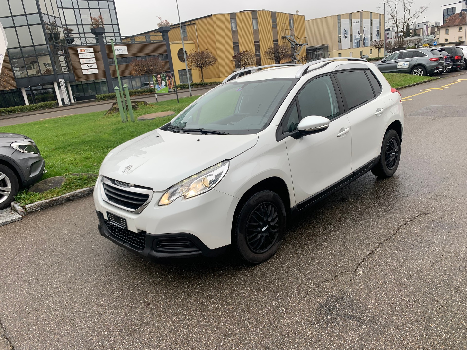 PEUGEOT 2008 1.6 e-HDi Féline-image-2