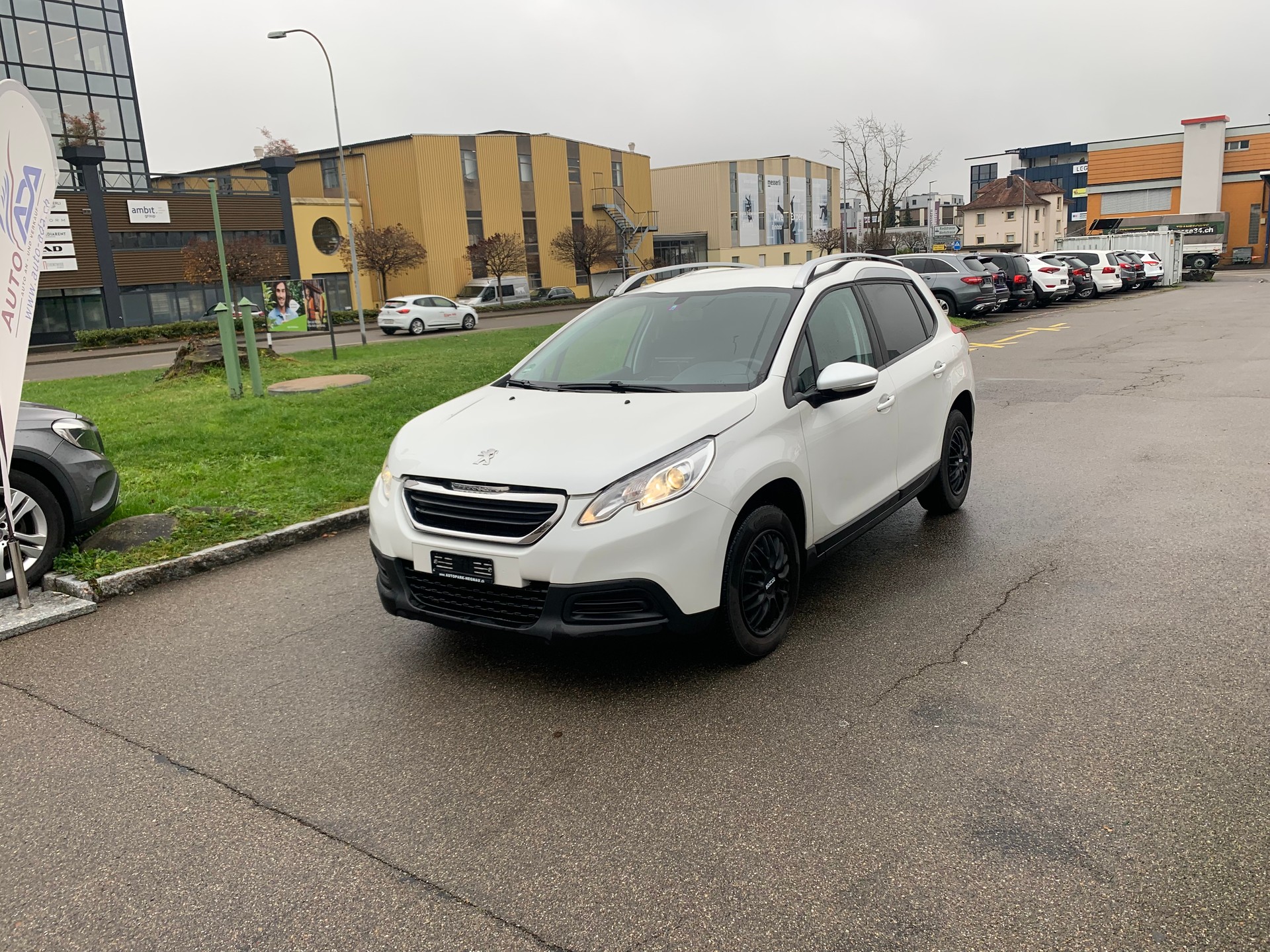 PEUGEOT 2008 1.6 e-HDi Féline-image-9
