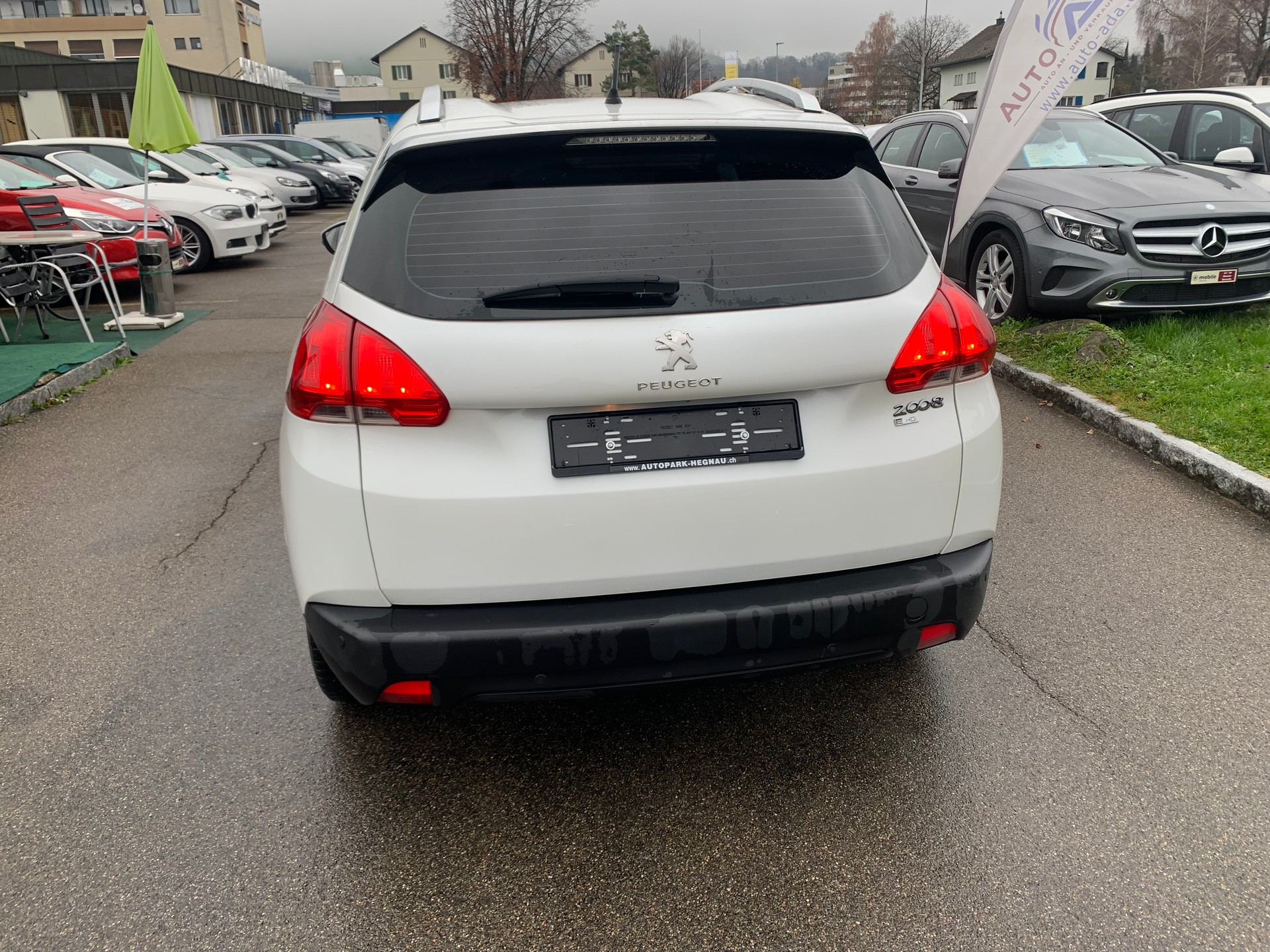 PEUGEOT 2008 1.6 e-HDi Féline-image-10