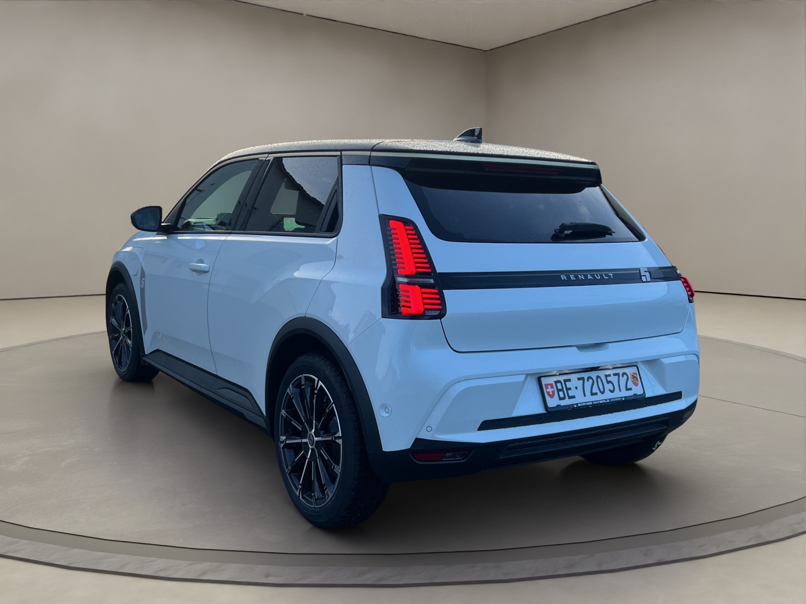 RENAULT R5 E-Tech Comfort Range 52 kWh Techno-image-2