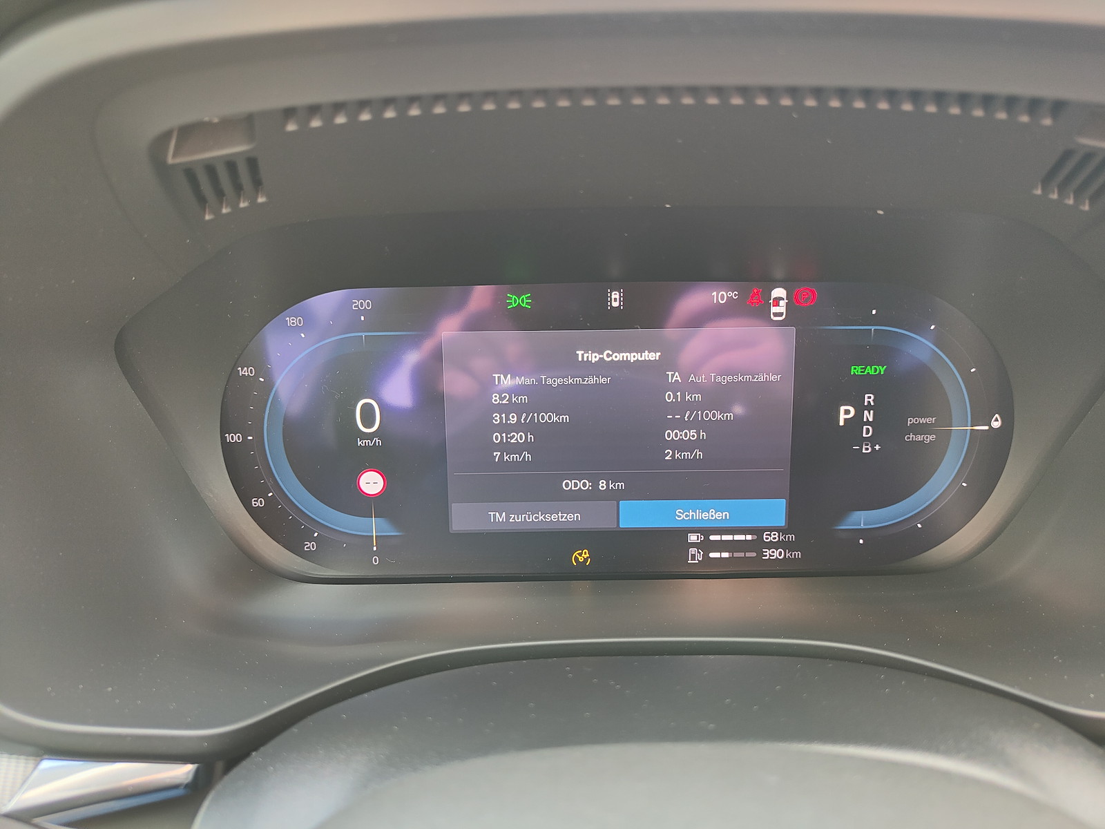 VOLVO XC60 2.0 T6 TE Ultimate Dark eAWD-image-9