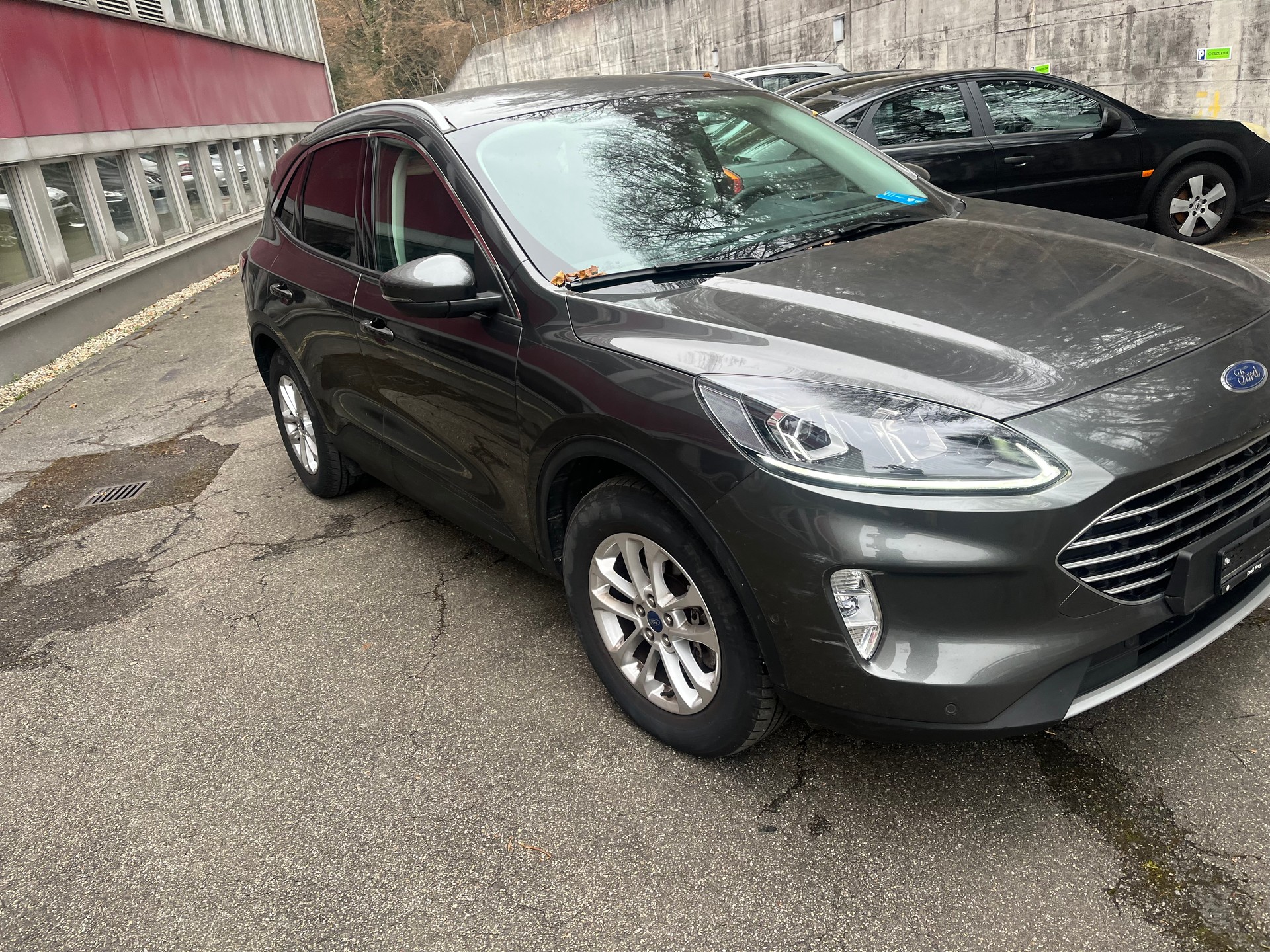 FORD Kuga 2.5 PHEV Cool & Connect 2WD-image-1