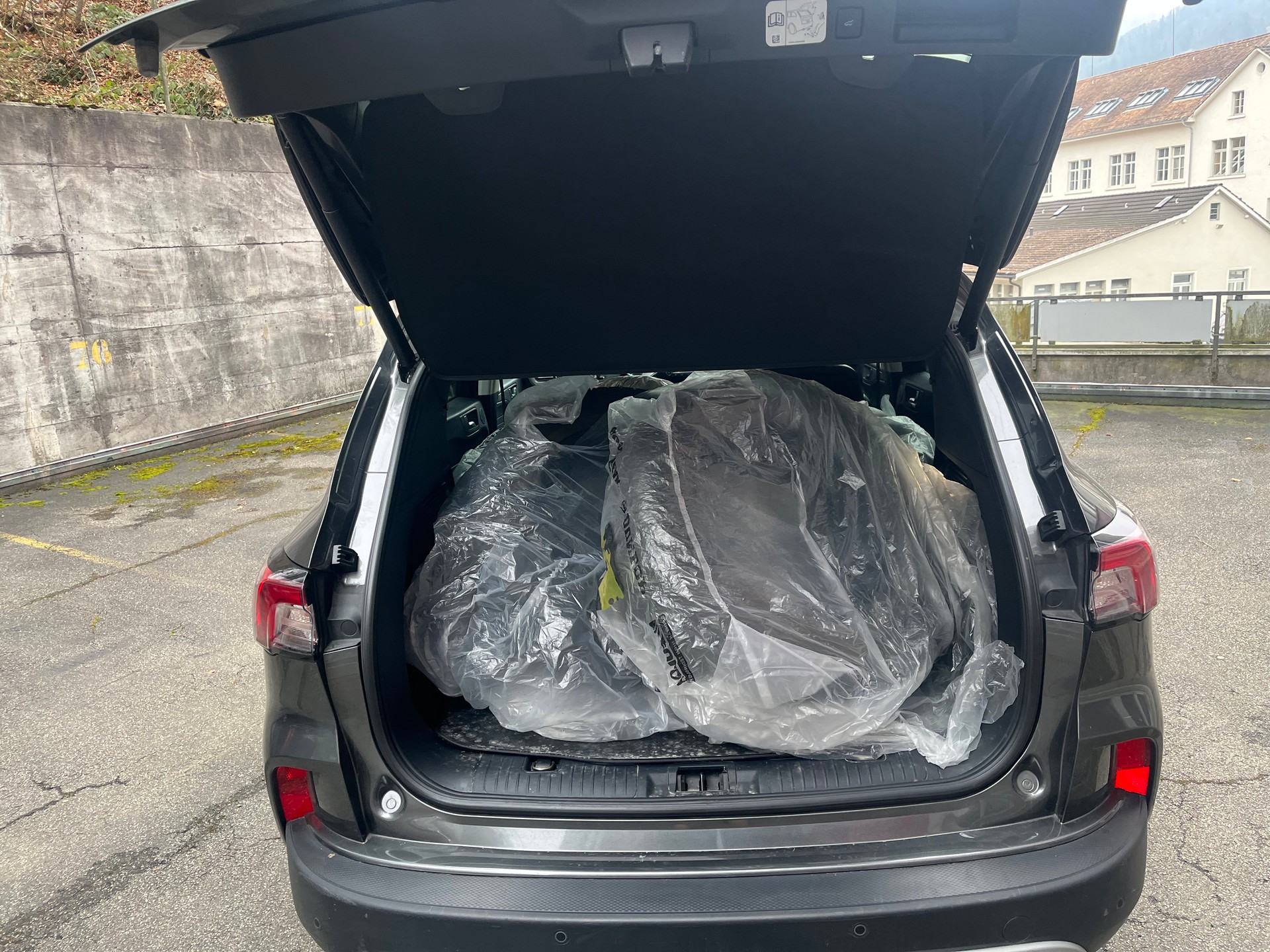 FORD Kuga 2.5 PHEV Cool & Connect 2WD-image-7