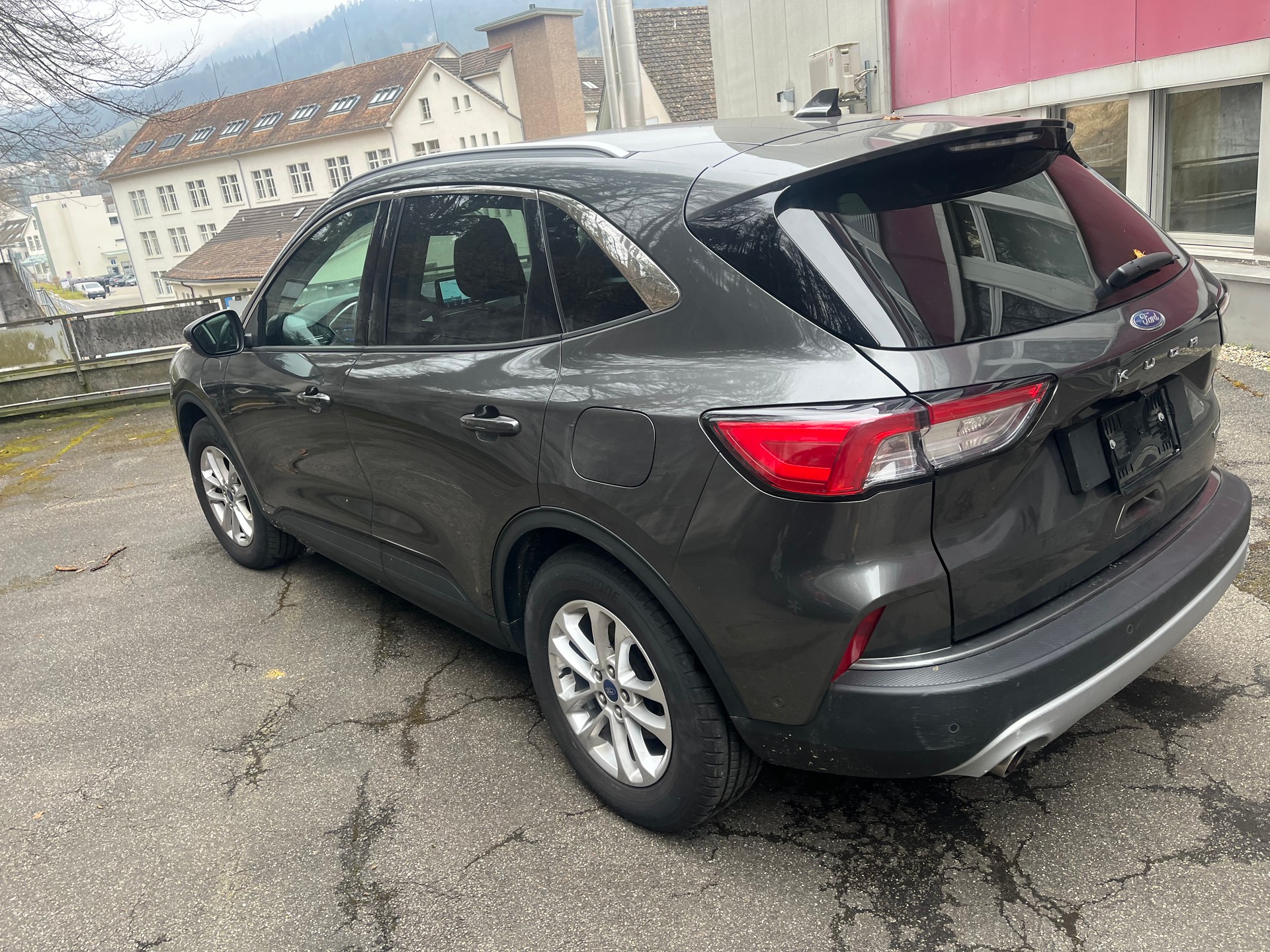 FORD Kuga 2.5 PHEV Cool & Connect 2WD-image-6