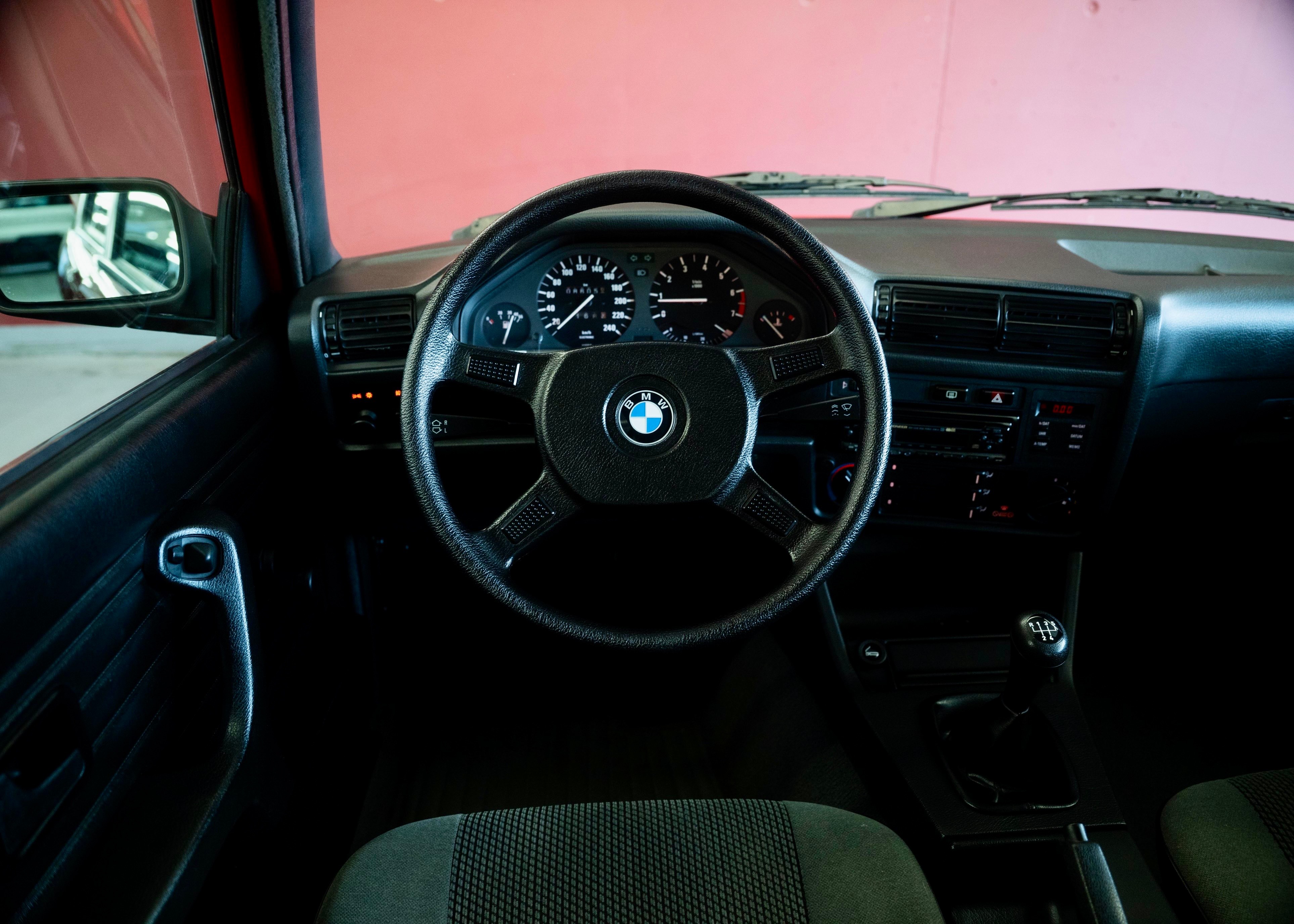 Image BMW 318 318i Coupe (Swiss car, 1st hand, full service history)