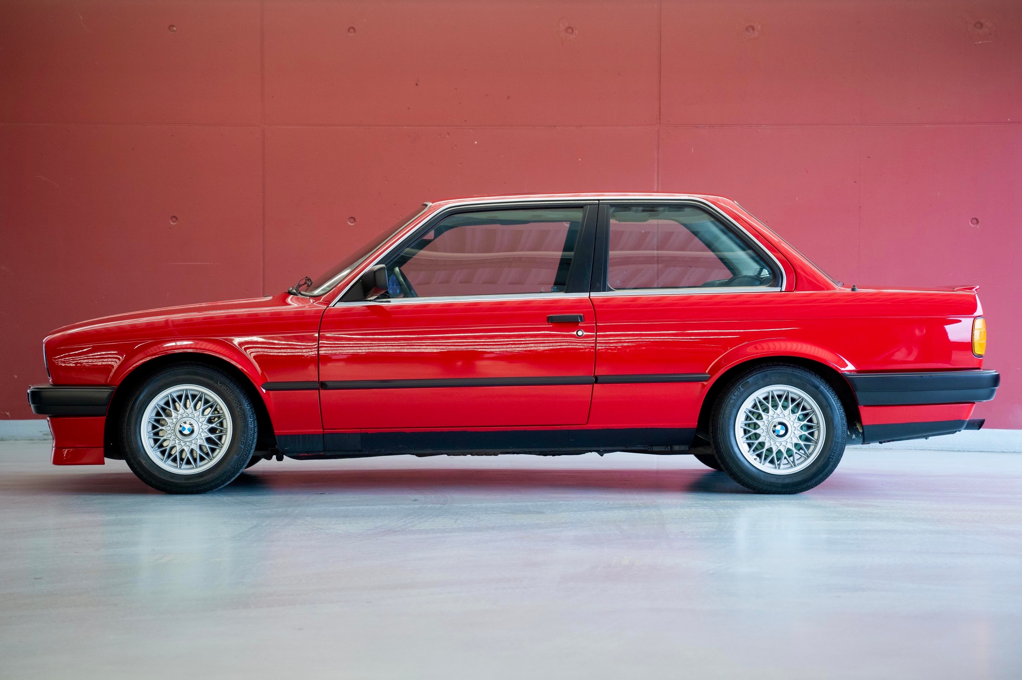 Image BMW 318 318i Coupe (Swiss car, 1st hand, full service history)