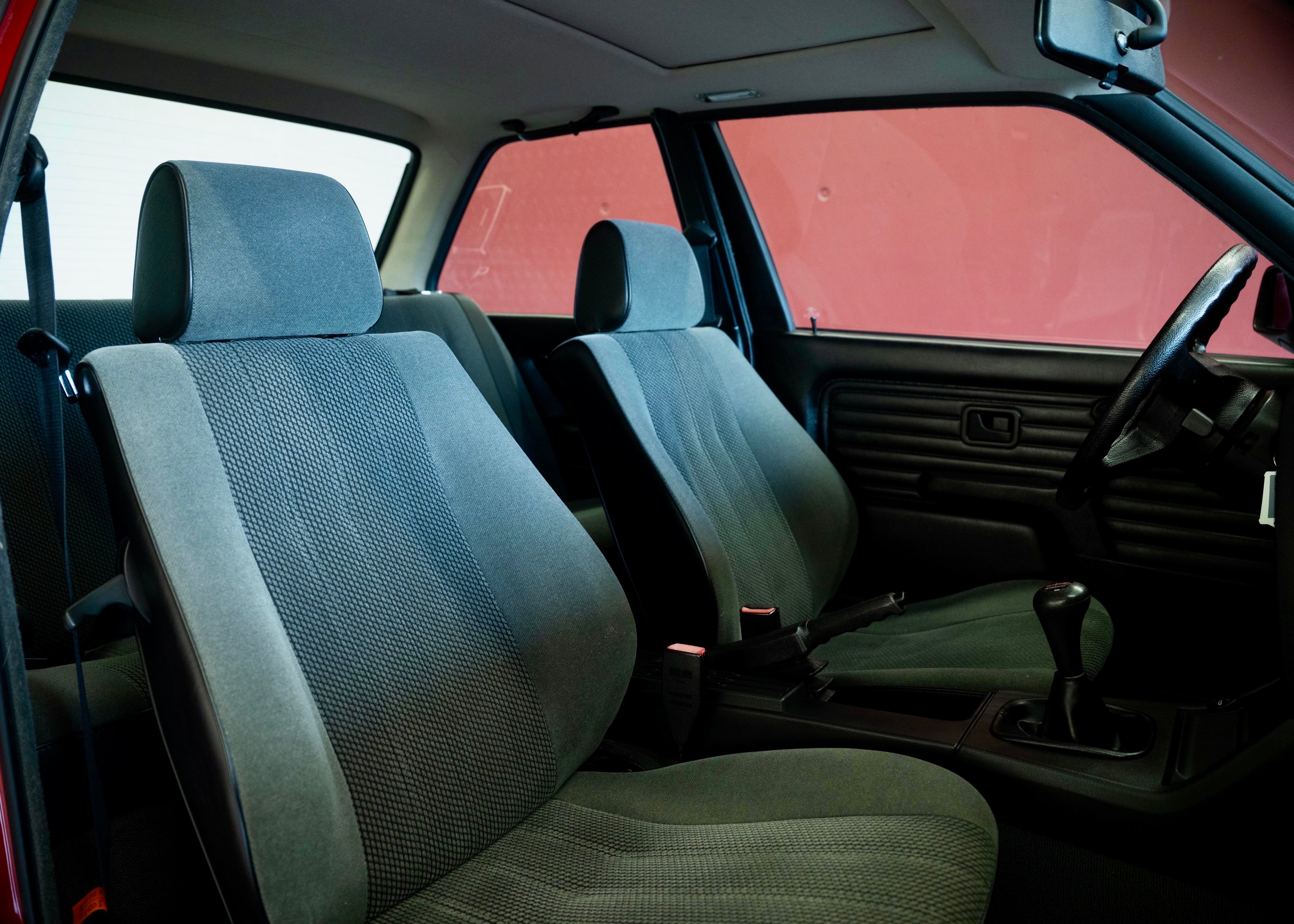 Image BMW 318 318i Coupe (Swiss car, 1st hand, full service history)