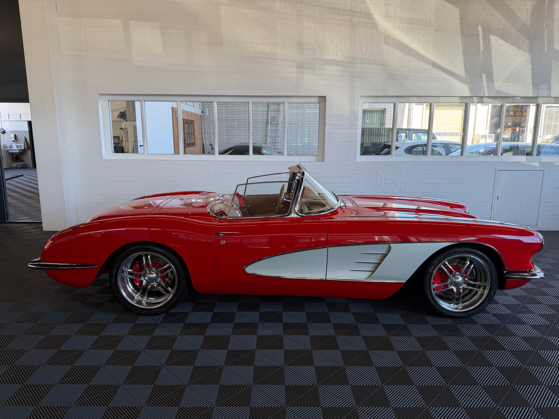 CHEVROLET CORVETTE-image-1