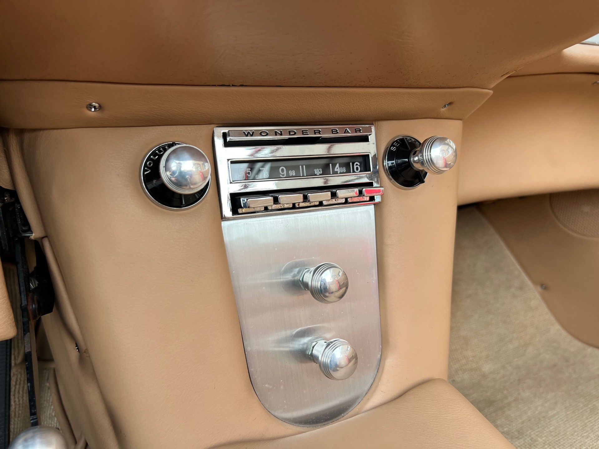CHEVROLET CORVETTE-image-18
